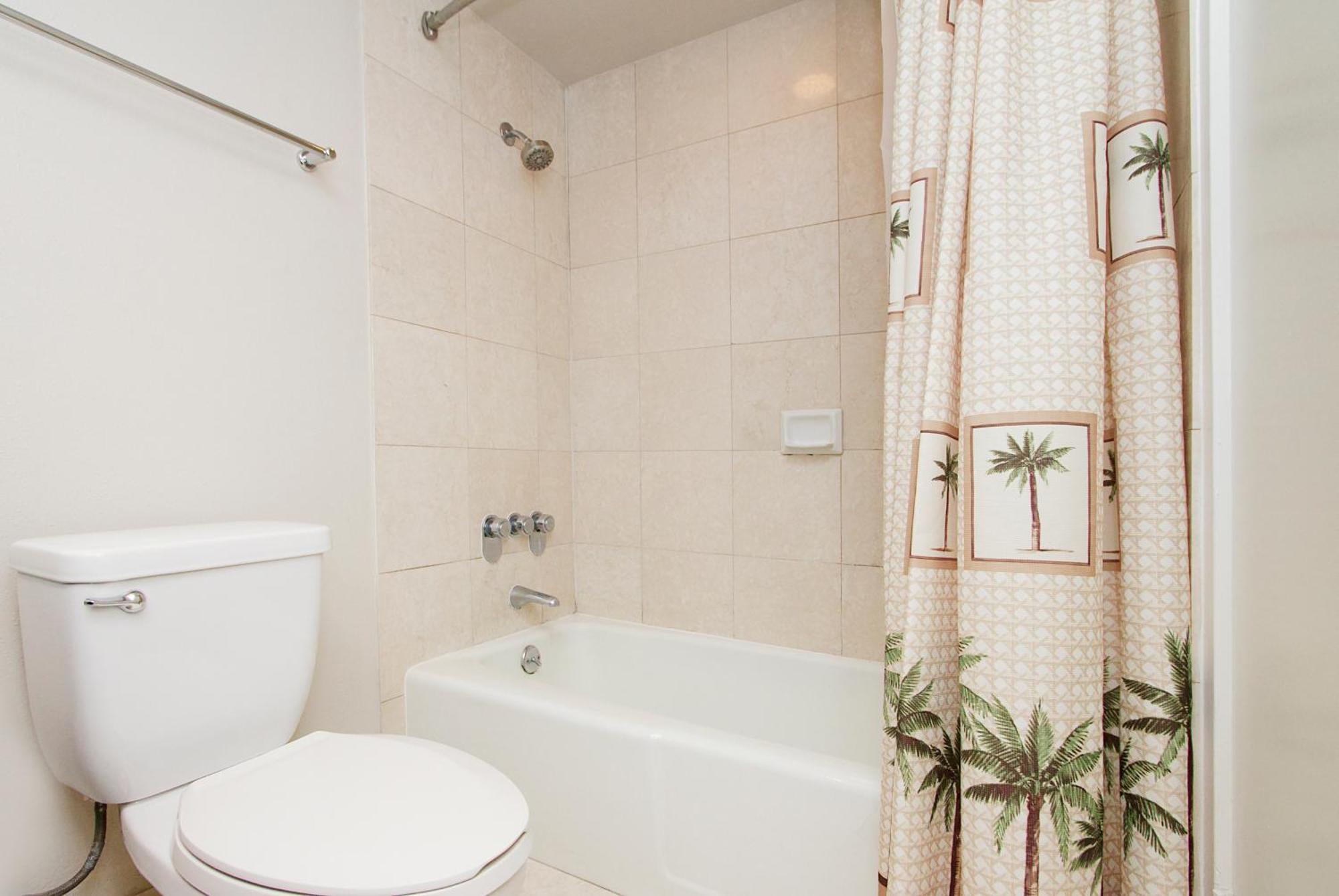 Holiday home Special Rate Close To The L214 *