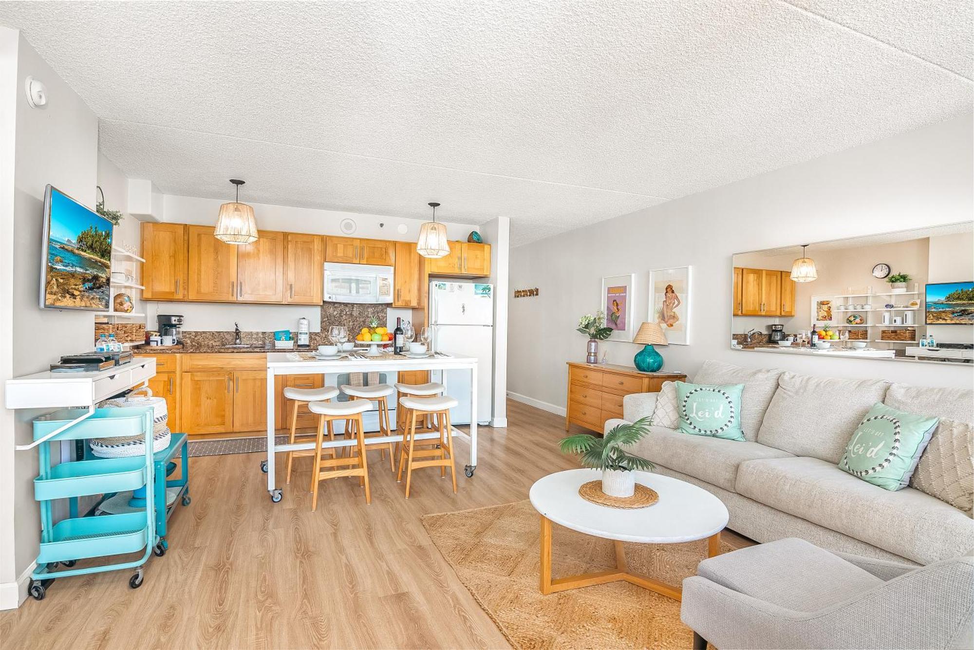 Lovely 1br Ocean View Condo, Near + Parking!