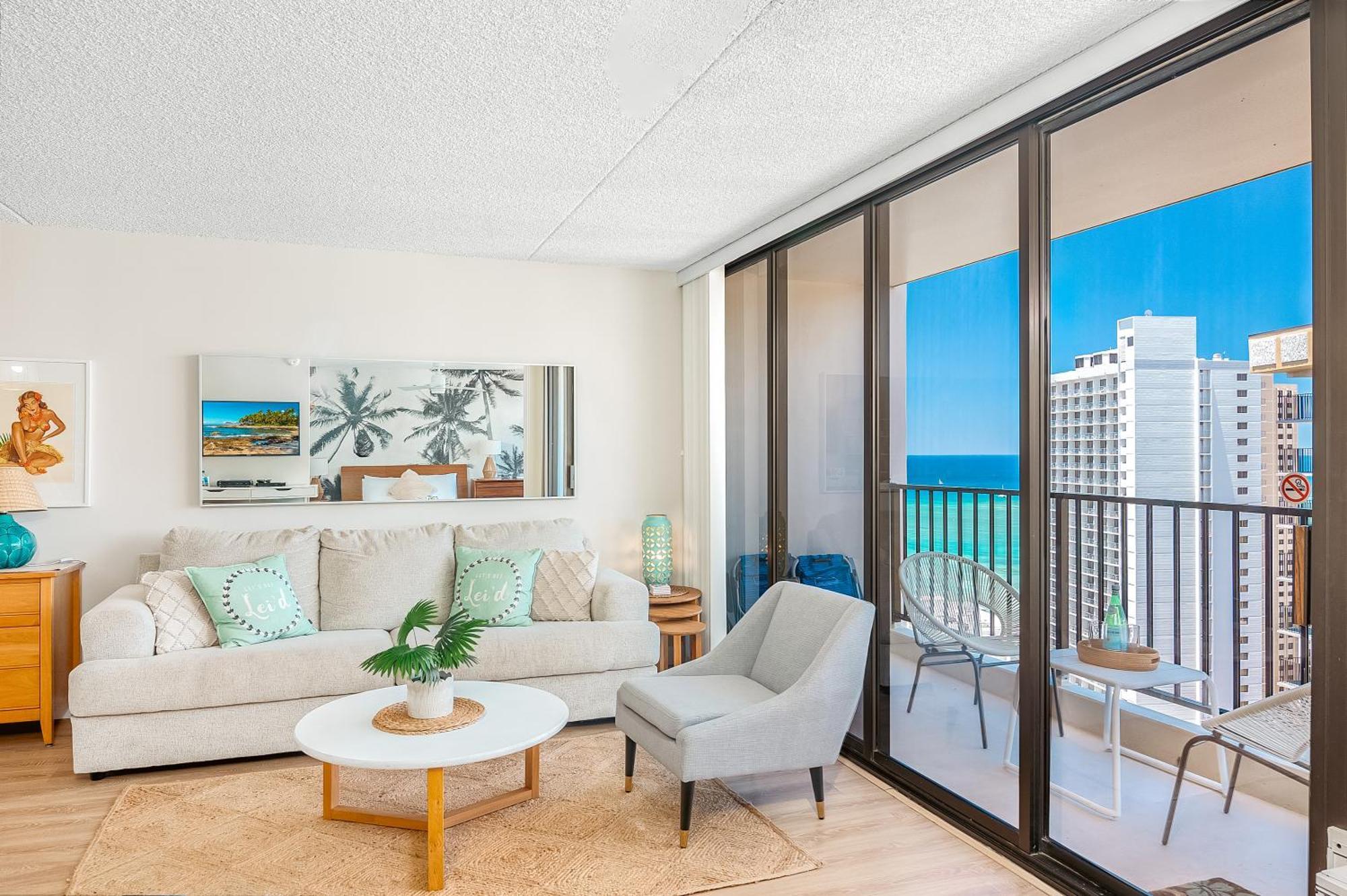 Lovely 1br Ocean View Condo, Near + Parking!