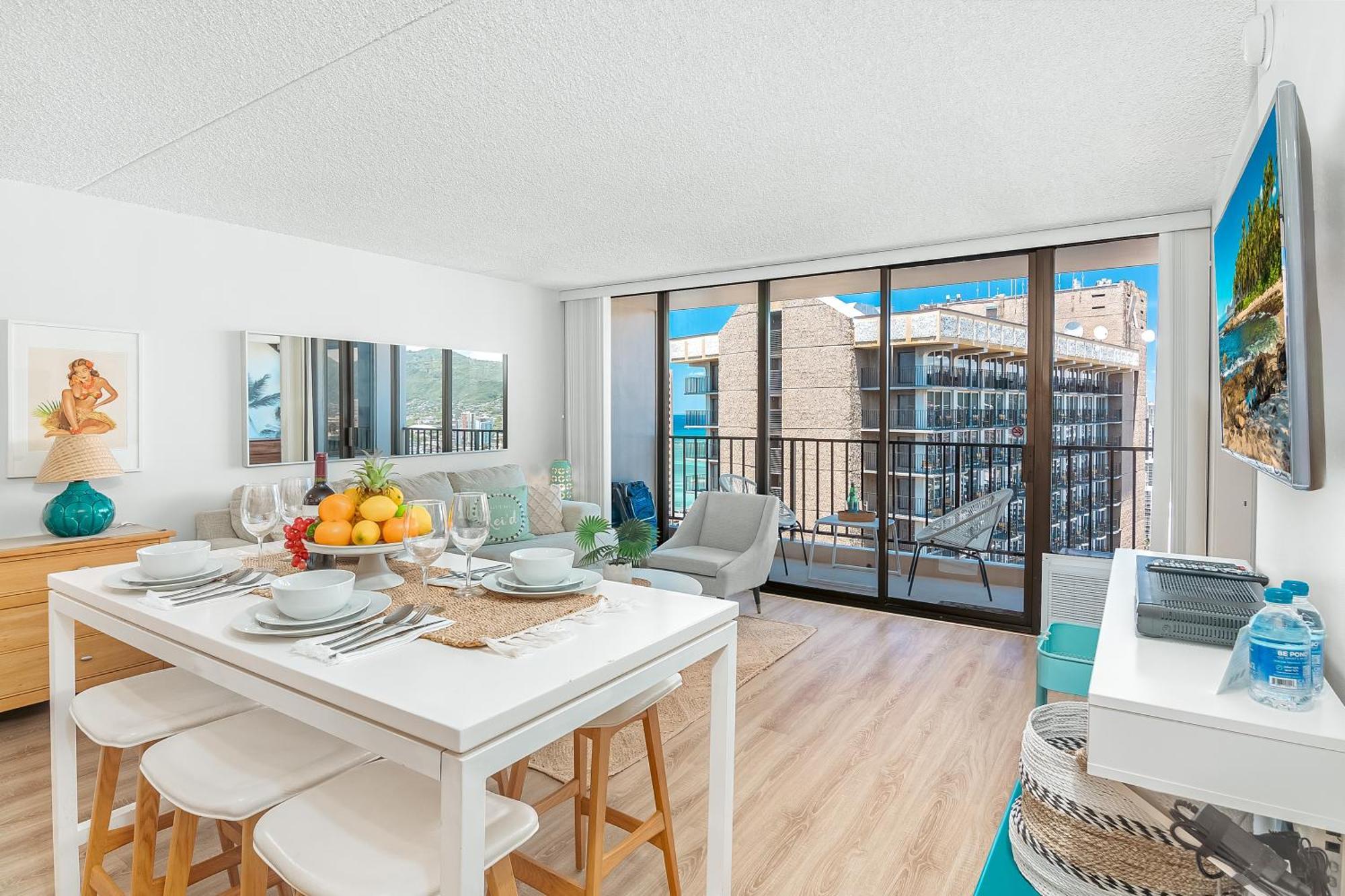 Apartment Lovely 1br Ocean View Condo, Near + Parking!