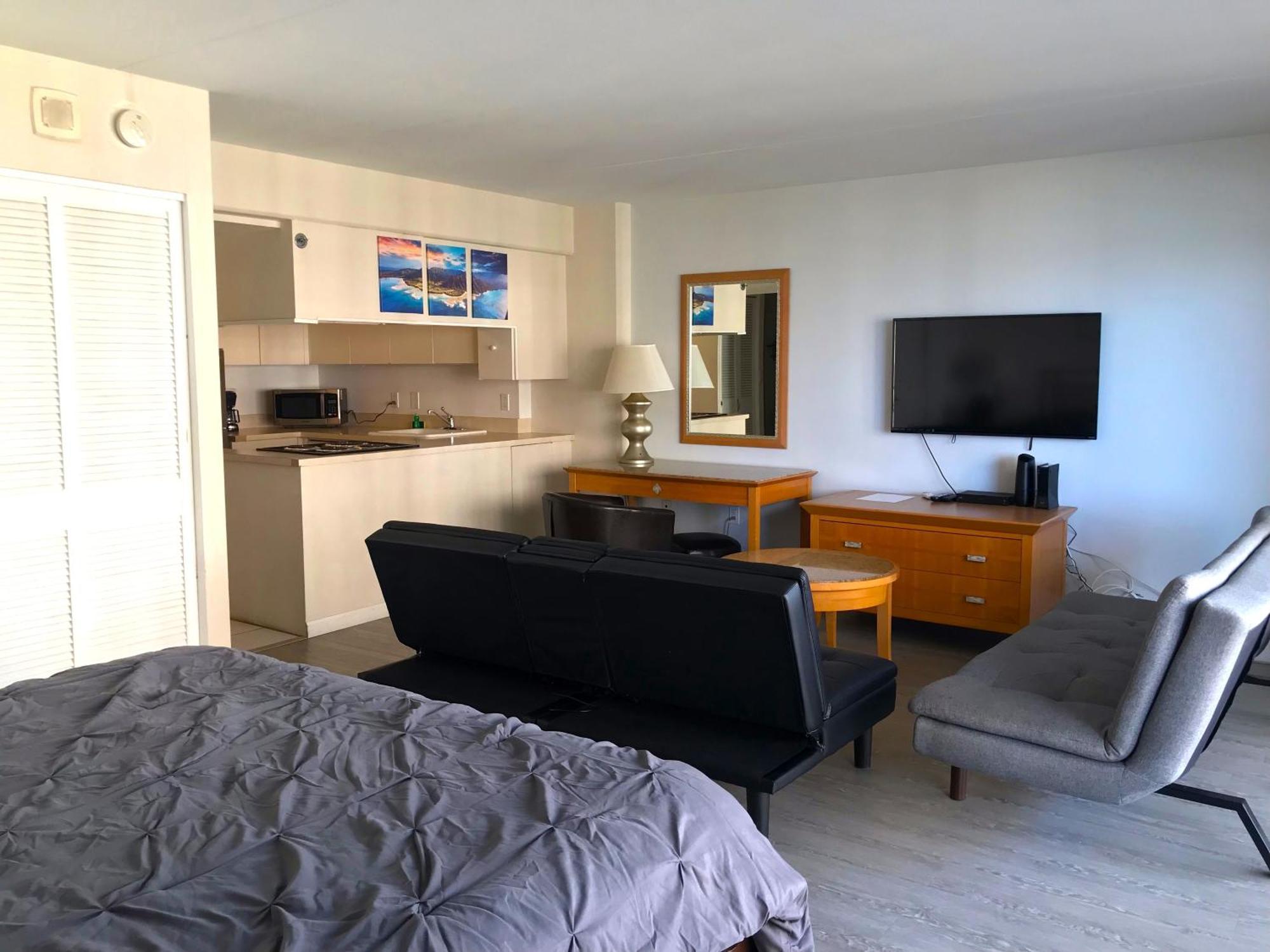 Ilikai 1042 - Spacious With Ocean-lagoon Views Holiday home Honolulu