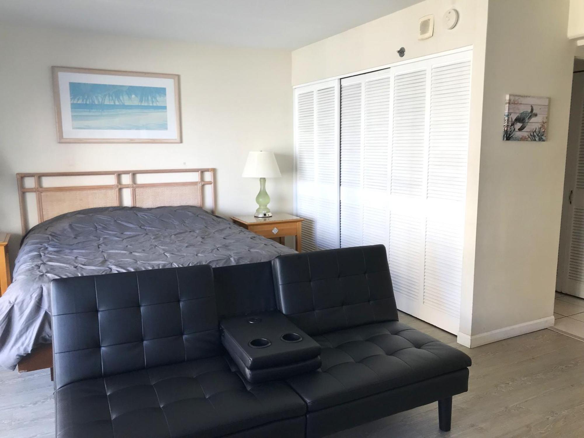 Ilikai 1042 - Spacious With Ocean-lagoon Views Holiday home