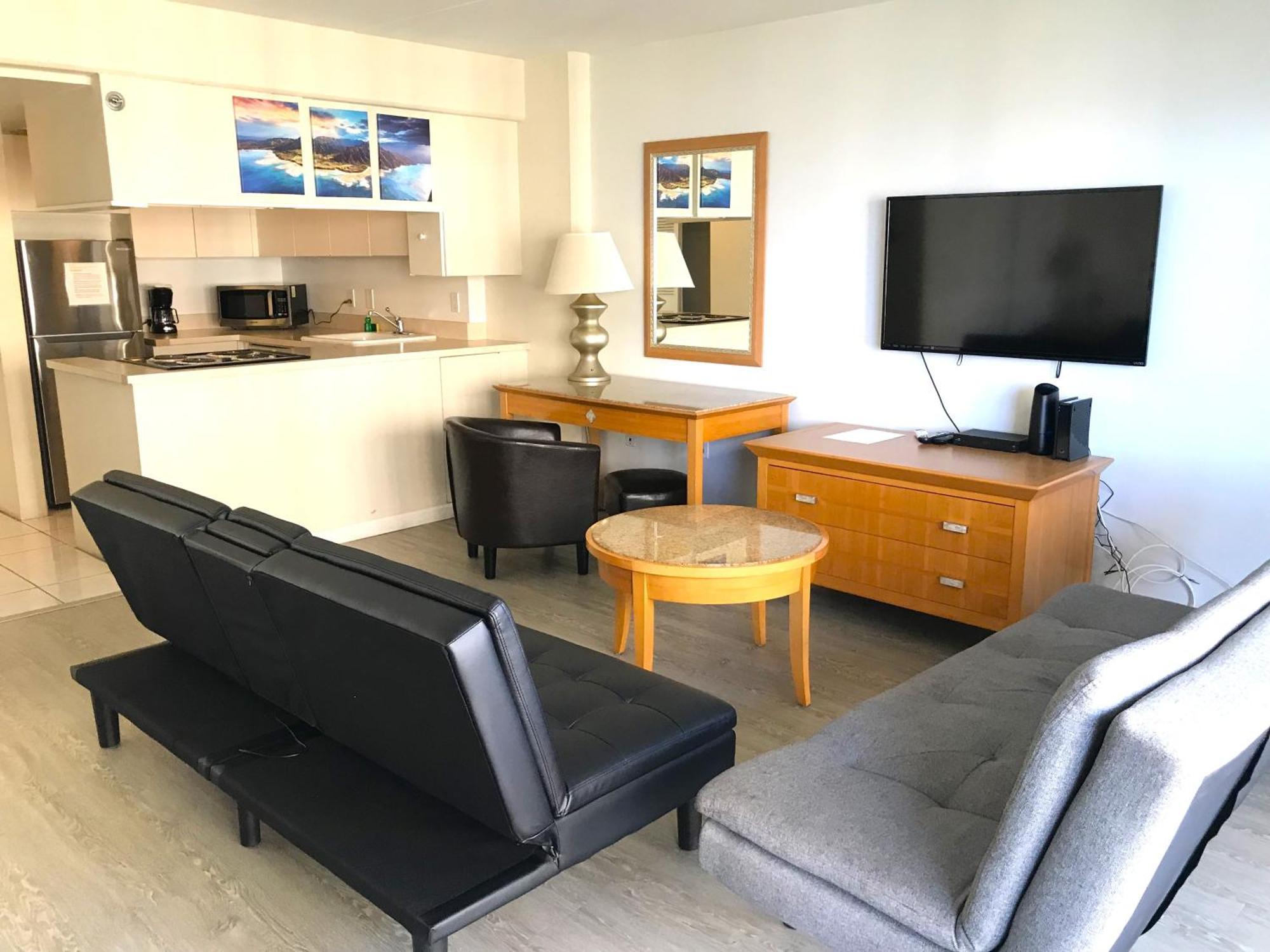 Ilikai 1042 - Spacious With Ocean-lagoon Views *