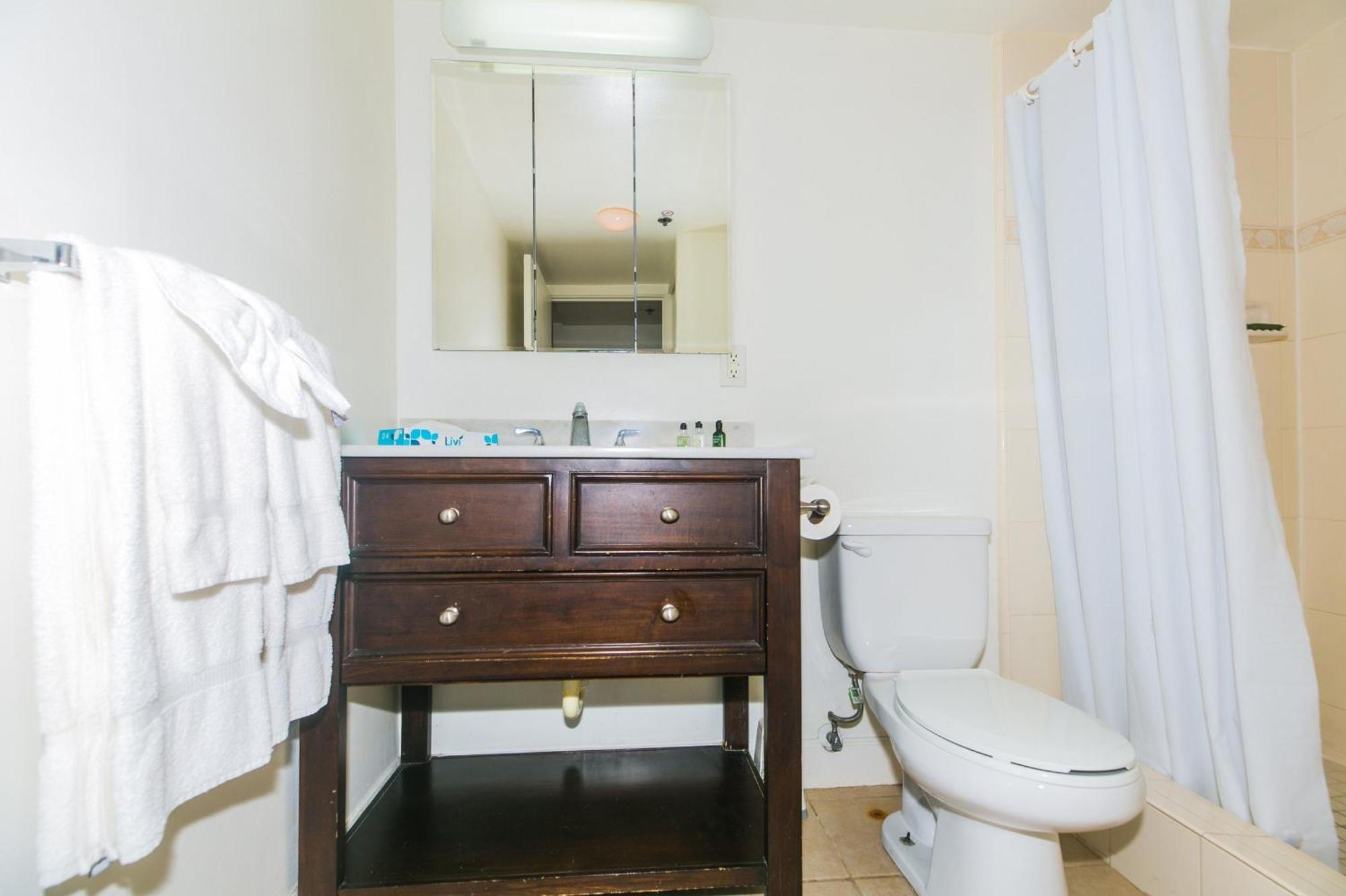 Ilikai Tower 1127 Yacht Harbor View 1br * Honolulu