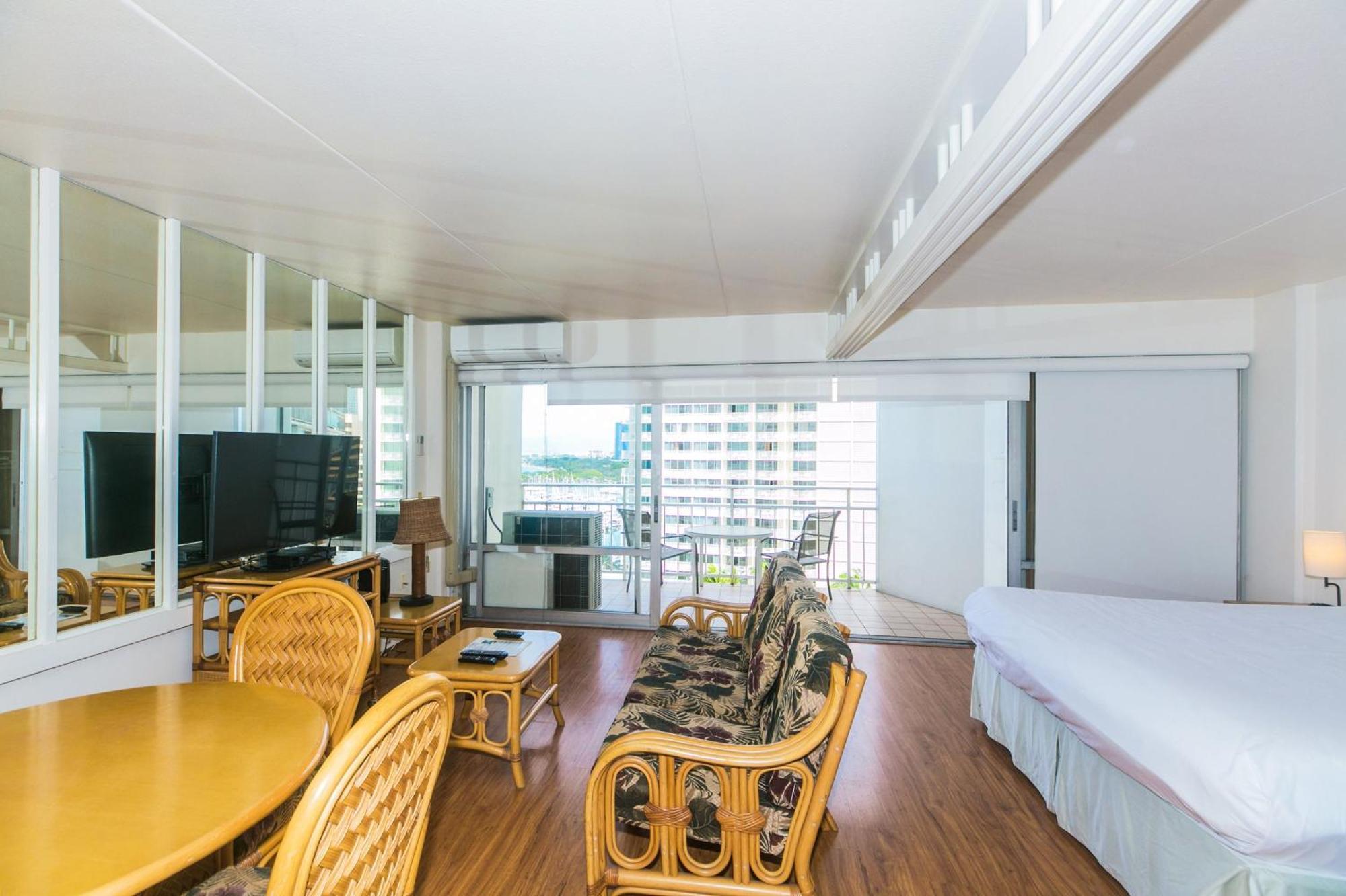 Ilikai Tower 1127 Yacht Harbor View 1br Apartment Honolulu