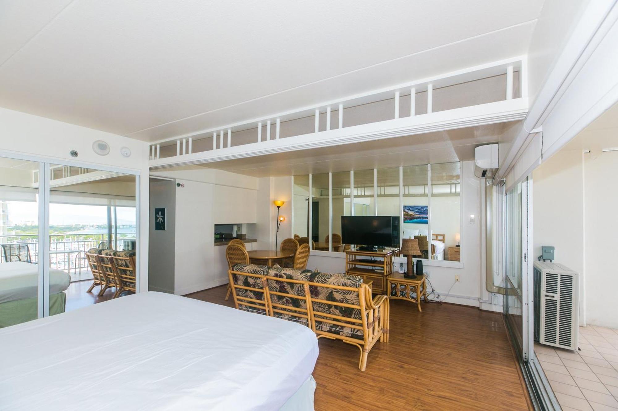 Ilikai Tower 1127 Yacht Harbor View 1br *