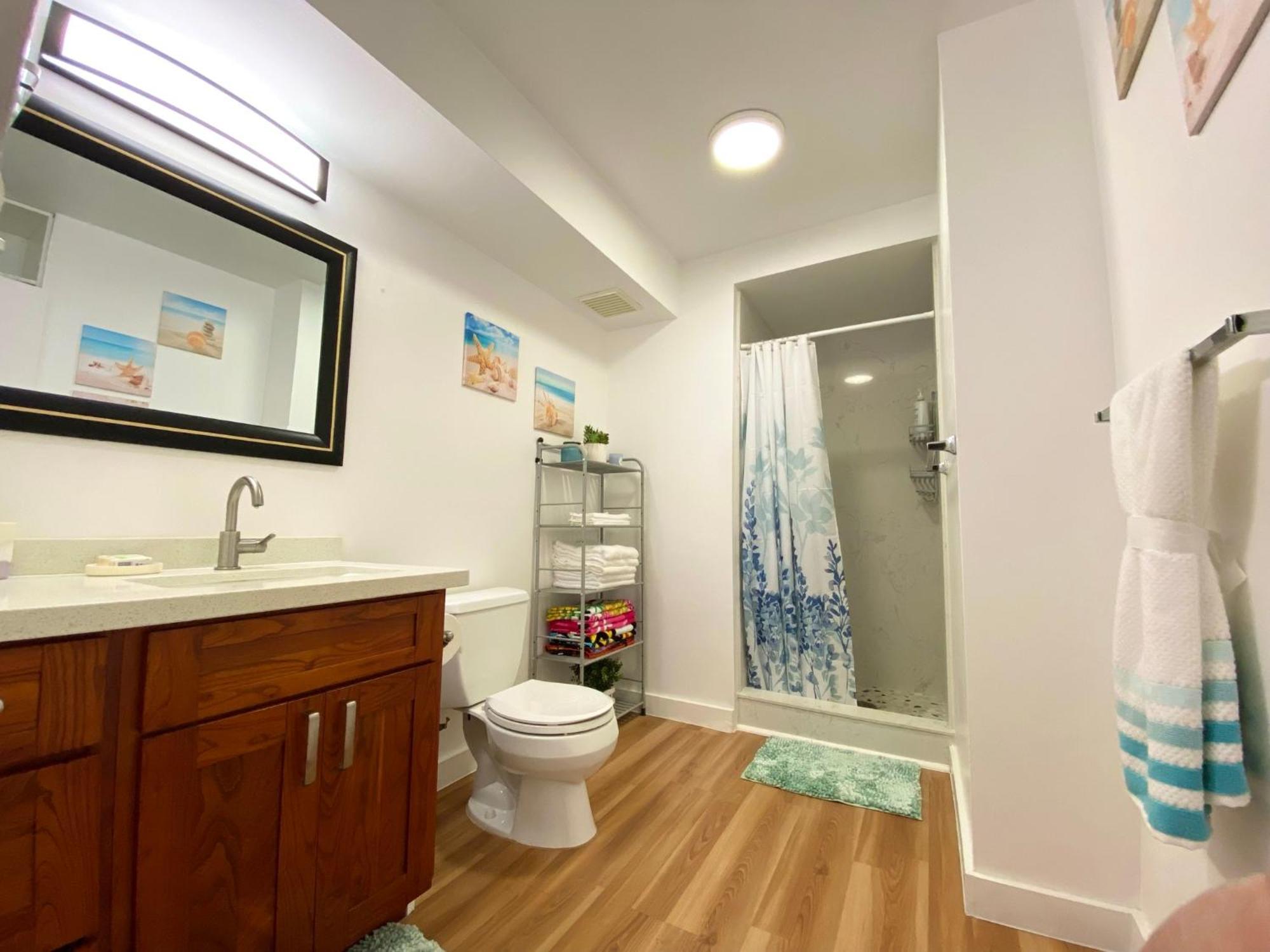 Cozy 2beds,2baths, Free Parking At Waikiki Apartment *