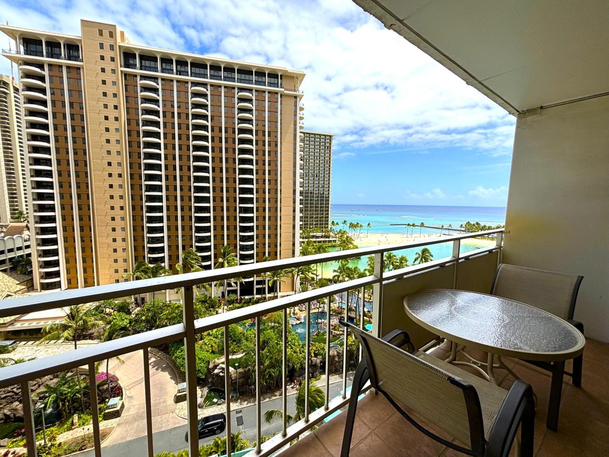 Ilikai 1042 - Spacious With Ocean-lagoon Views