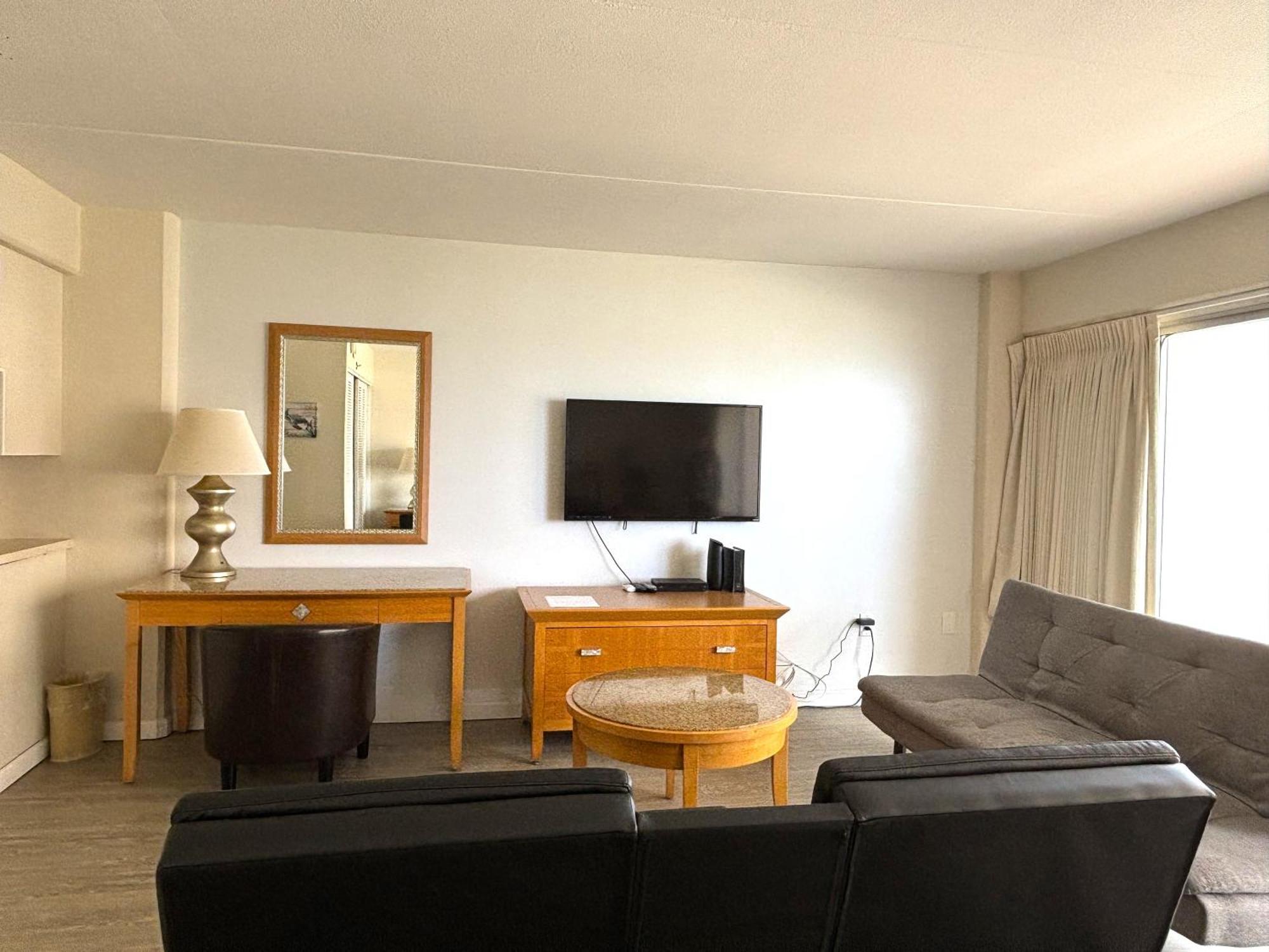 Ilikai 1042 - Spacious With Ocean-lagoon Views * Honolulu