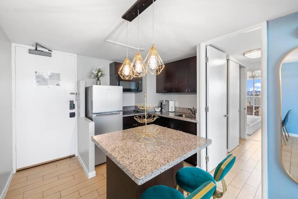 Waikiki 1bedroom Luxury Condo! * Honolulu