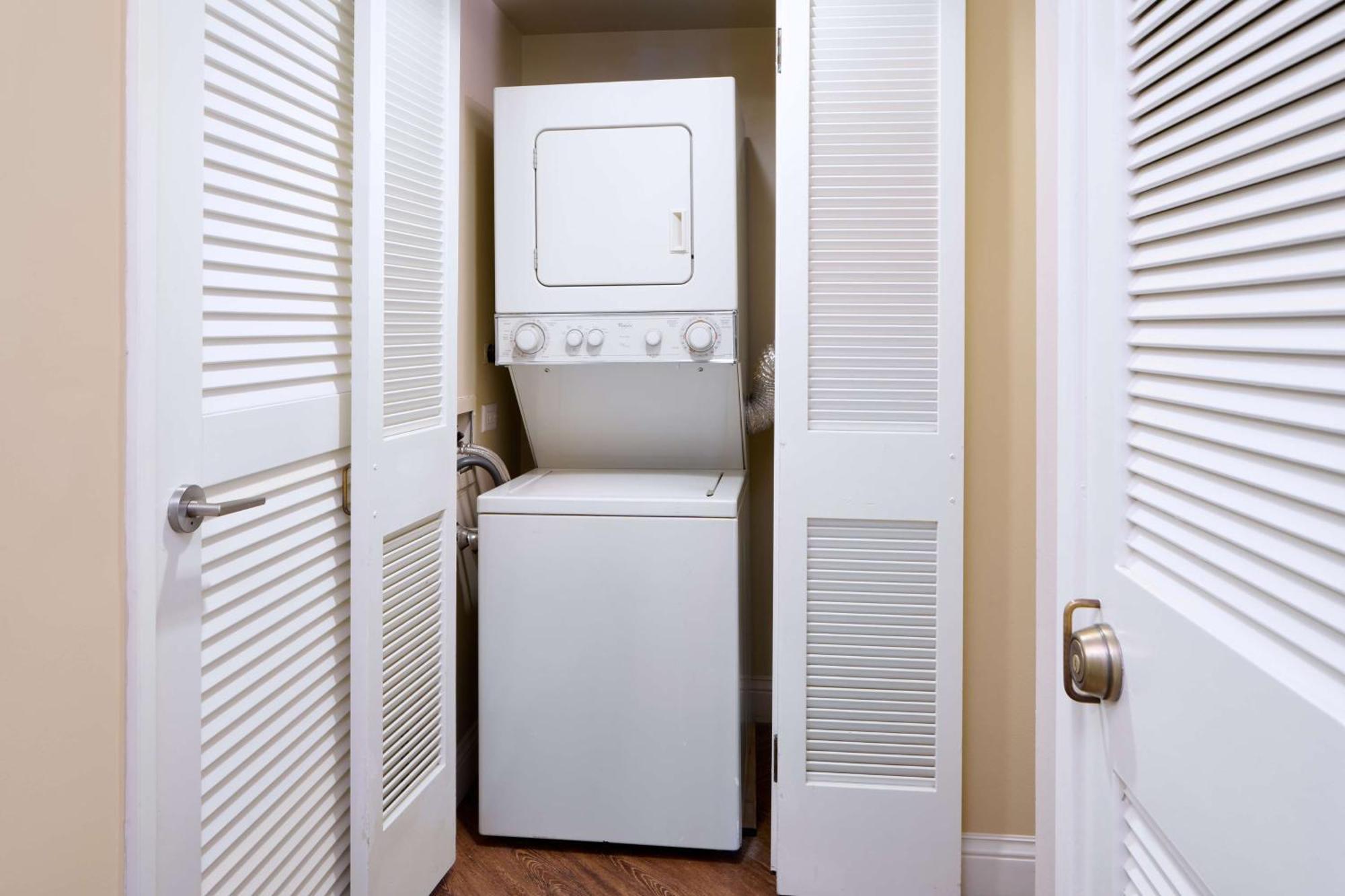 Aston Waikiki Tower 5*