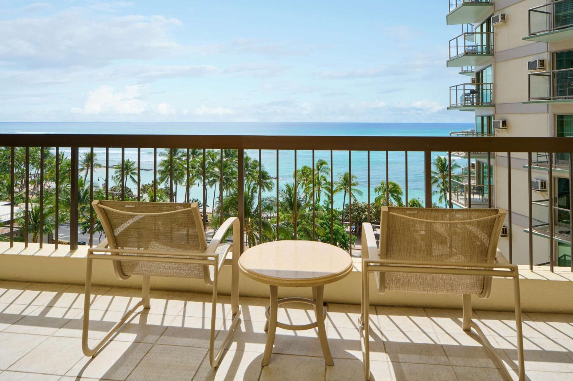 Aston Waikiki Tower Aparthotel 5*