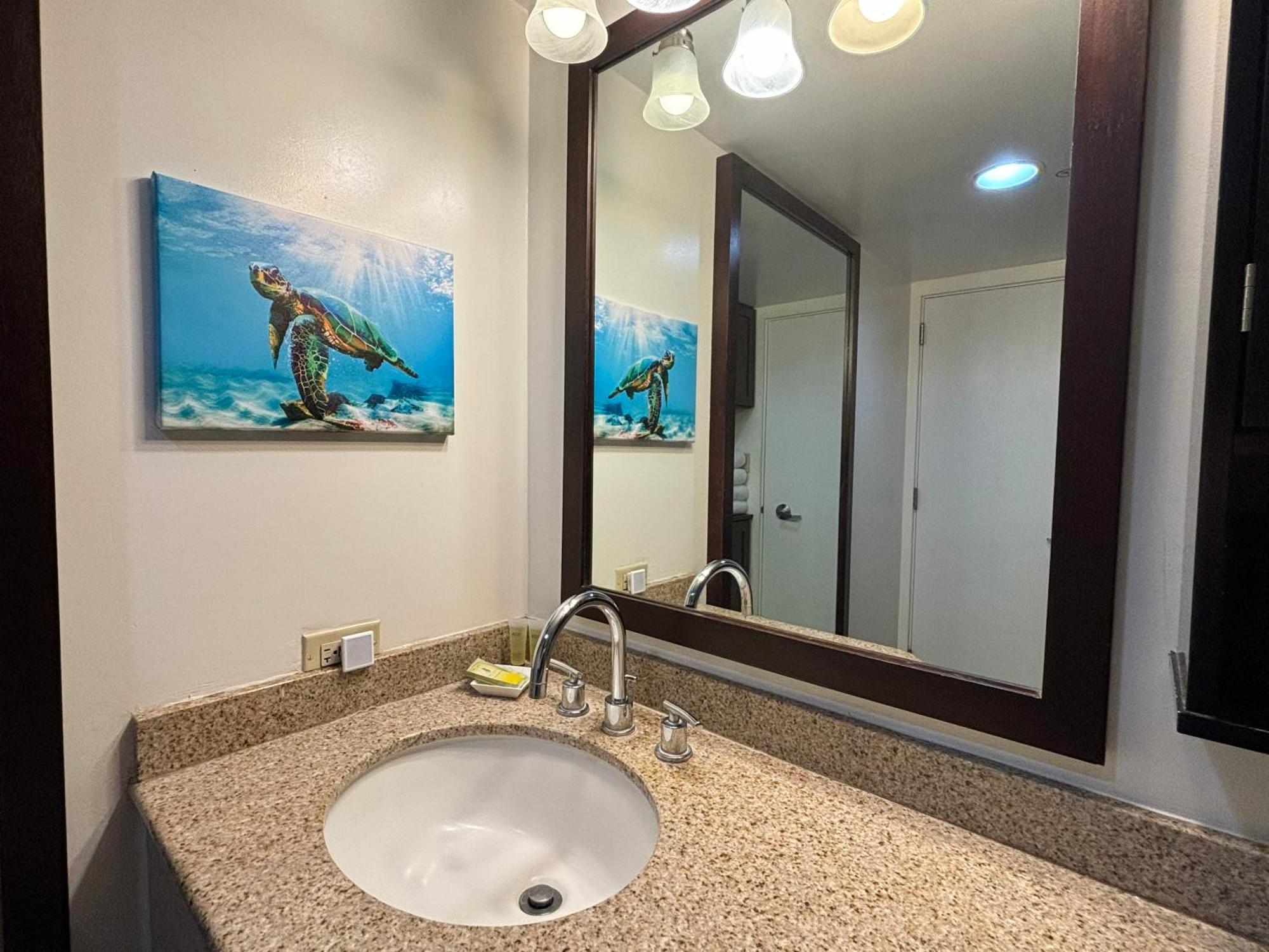 Ilikai 2127 - Spacious With Spectacular Ocean & Harbor Views Holiday home Honolulu