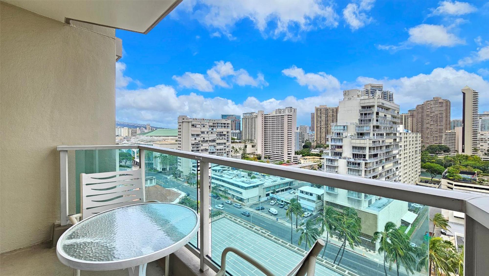 Ala Moana _ Ocean View With Balcony