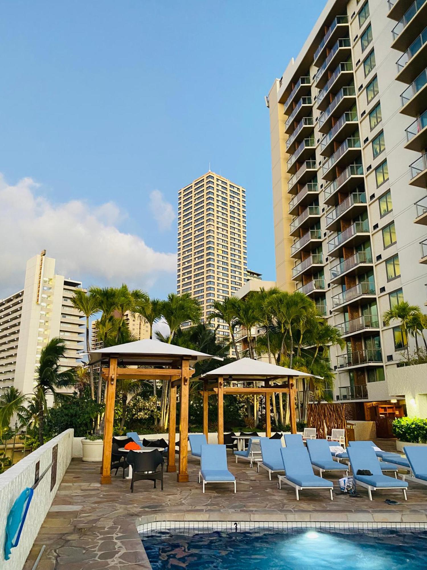 Cozy With Free Parking In Waikiki Honolulu