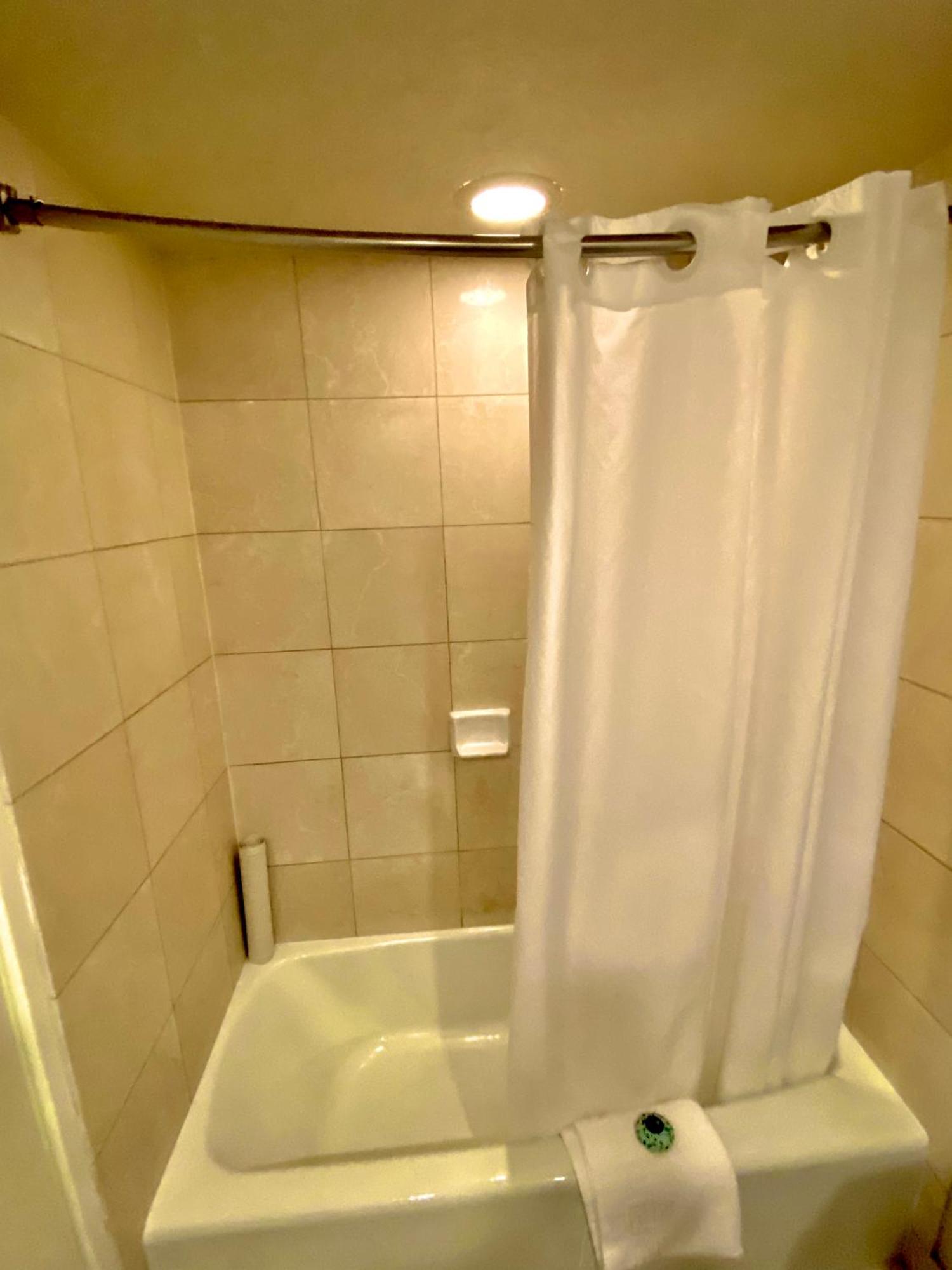 Apartment Cozy With Free Parking In Waikiki Honolulu