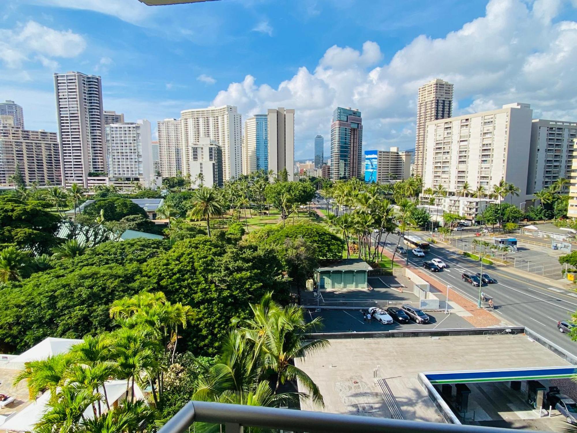 Cozy With Free Parking In Waikiki