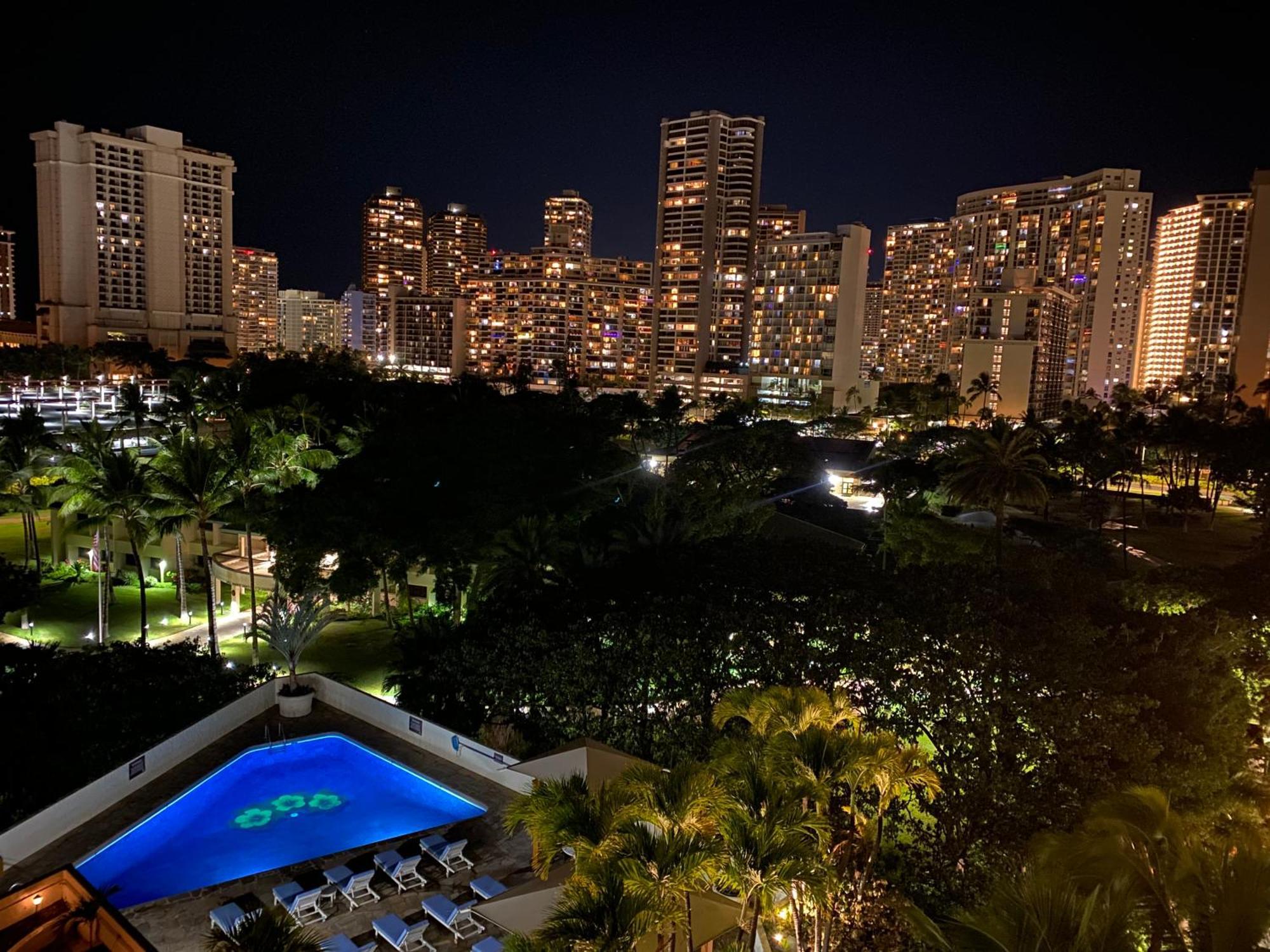 Cozy With Free Parking In Waikiki Apartment