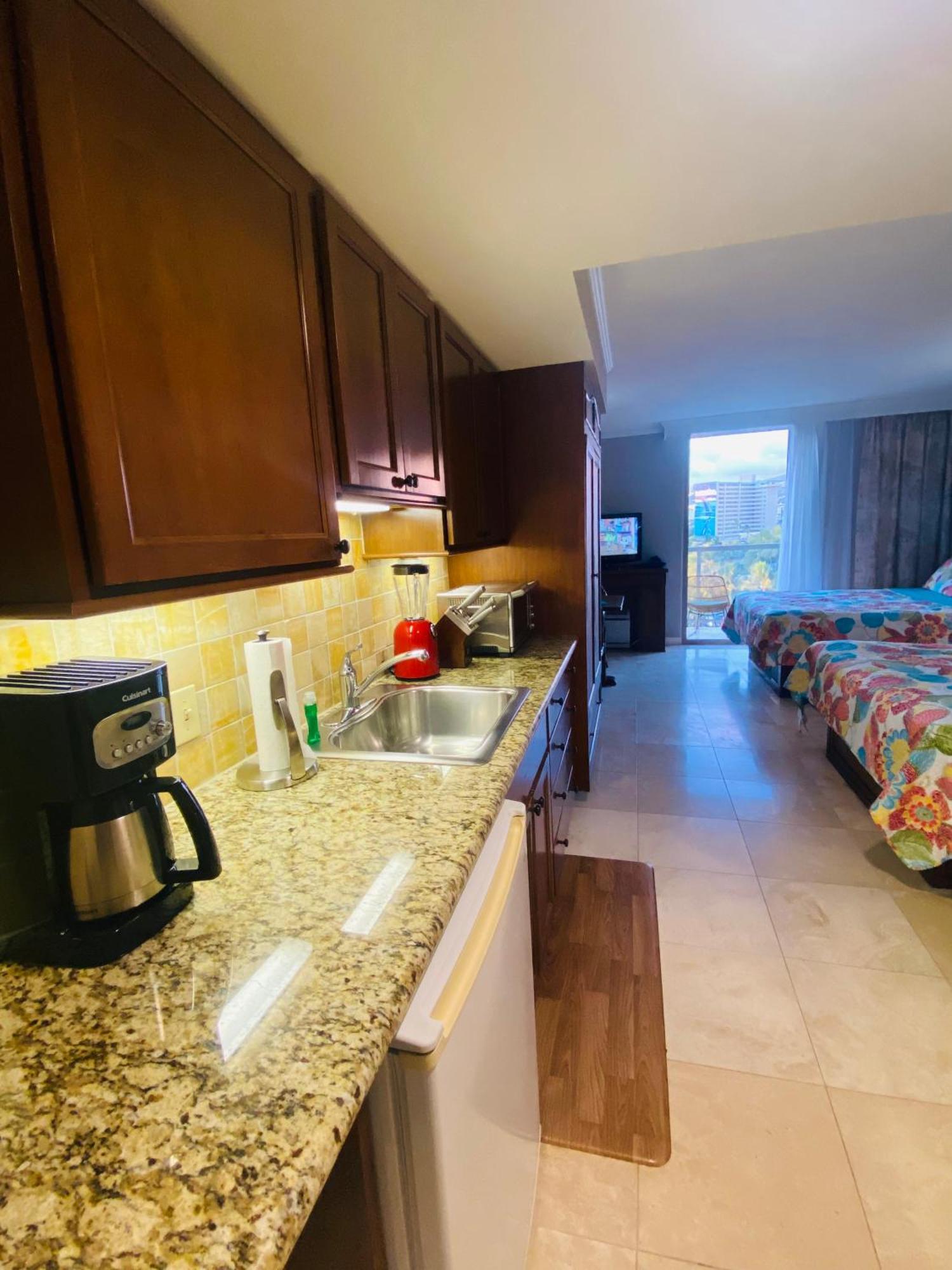 Apartment Cozy With Free Parking In Waikiki Honolulu