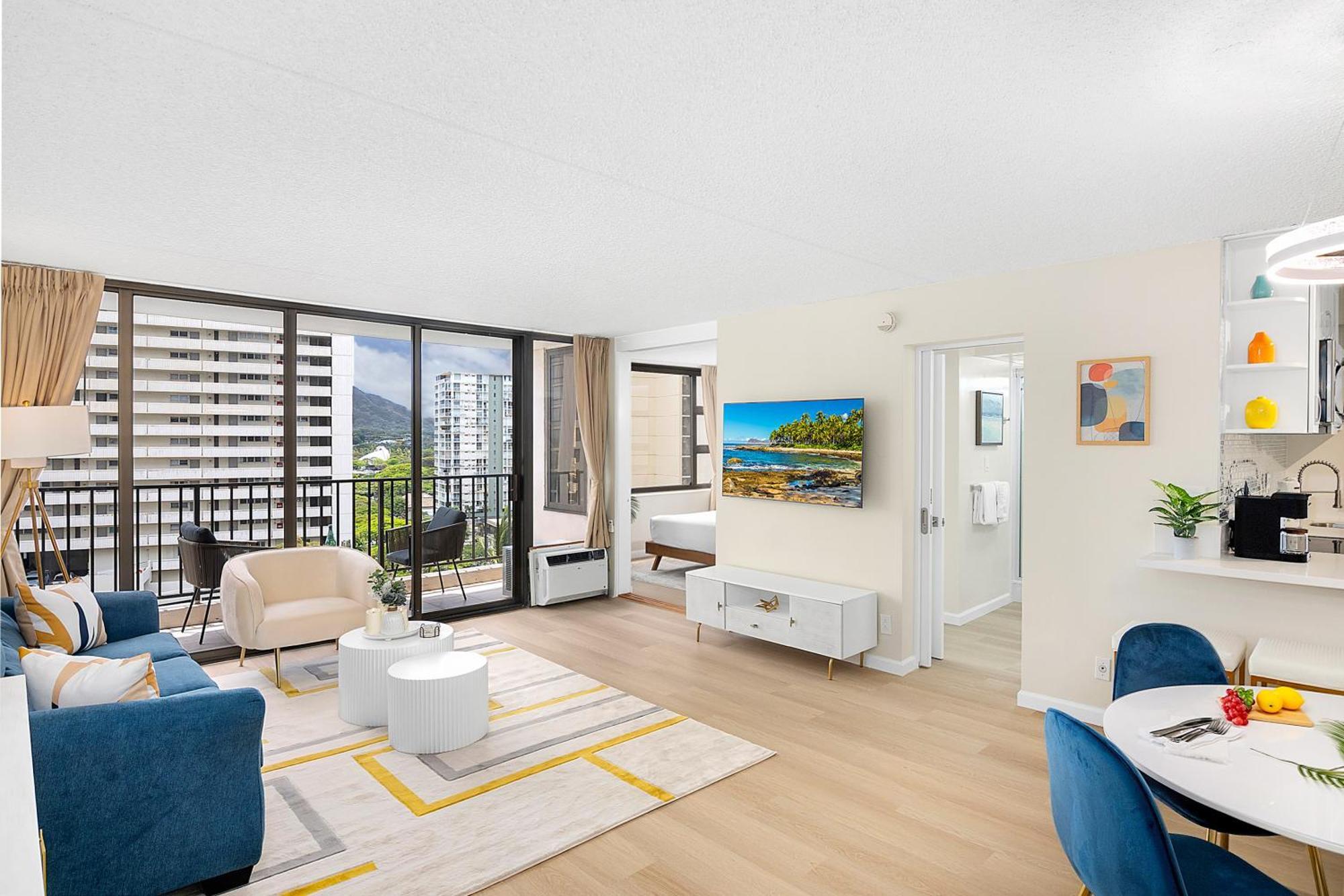 Newly Renovated ,1 Block To Waikiki Beach, Free Parking Honolulu