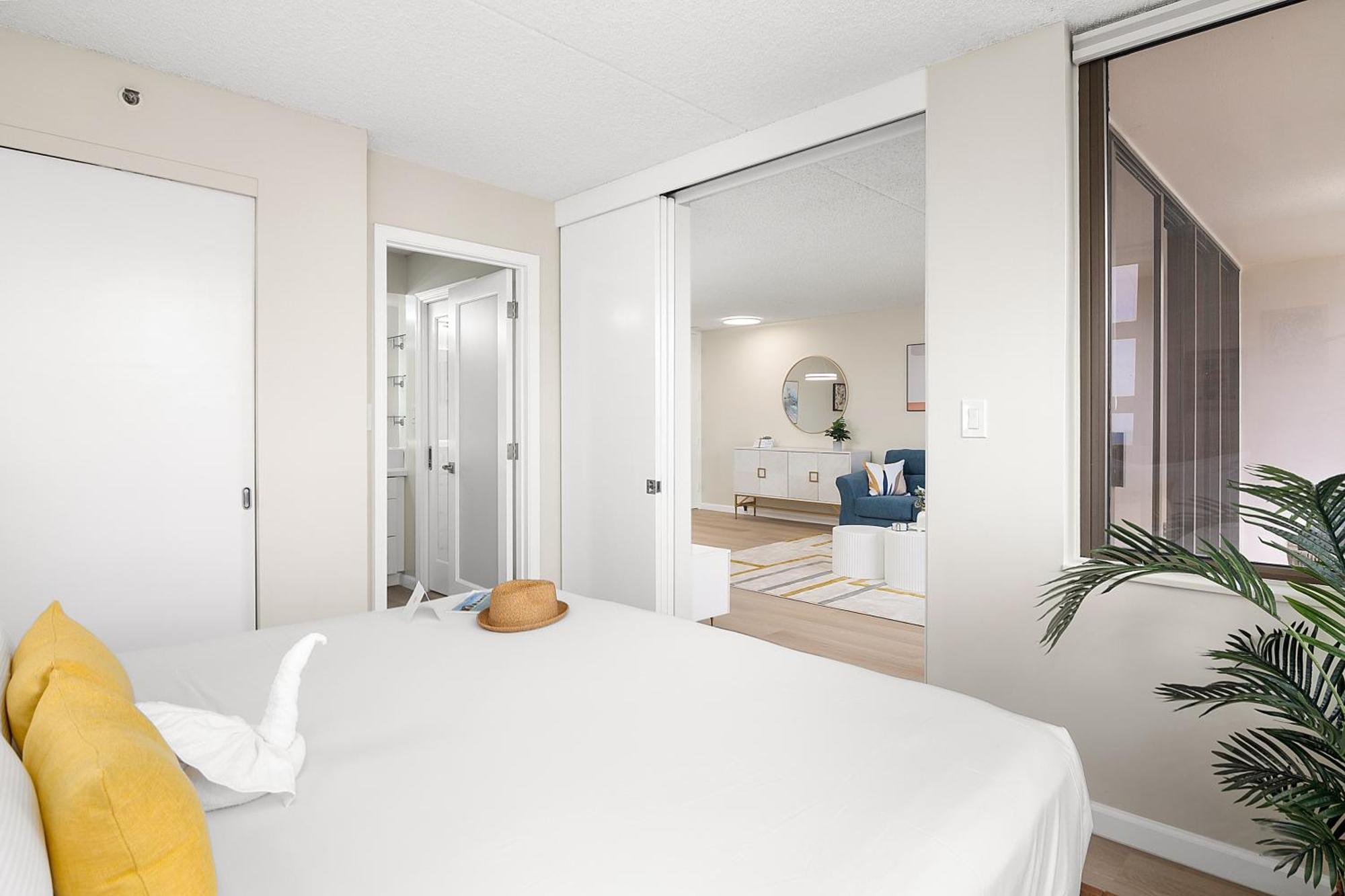 Newly Renovated ,1 Block To Waikiki Beach, Free Parking * Honolulu