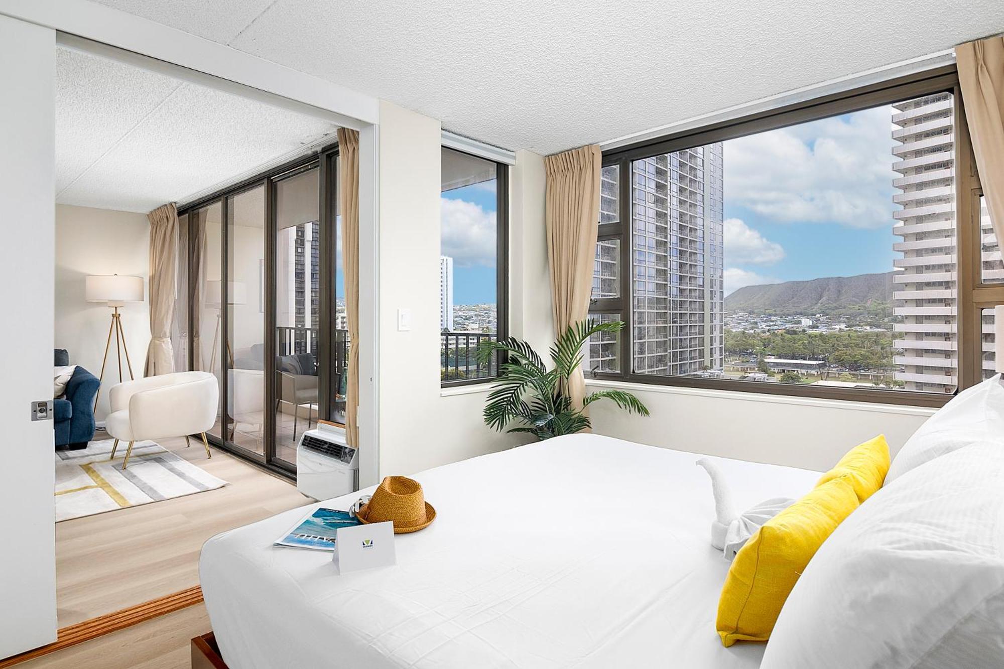 Newly Renovated ,1 Block To Waikiki Beach, Free Parking Honolulu