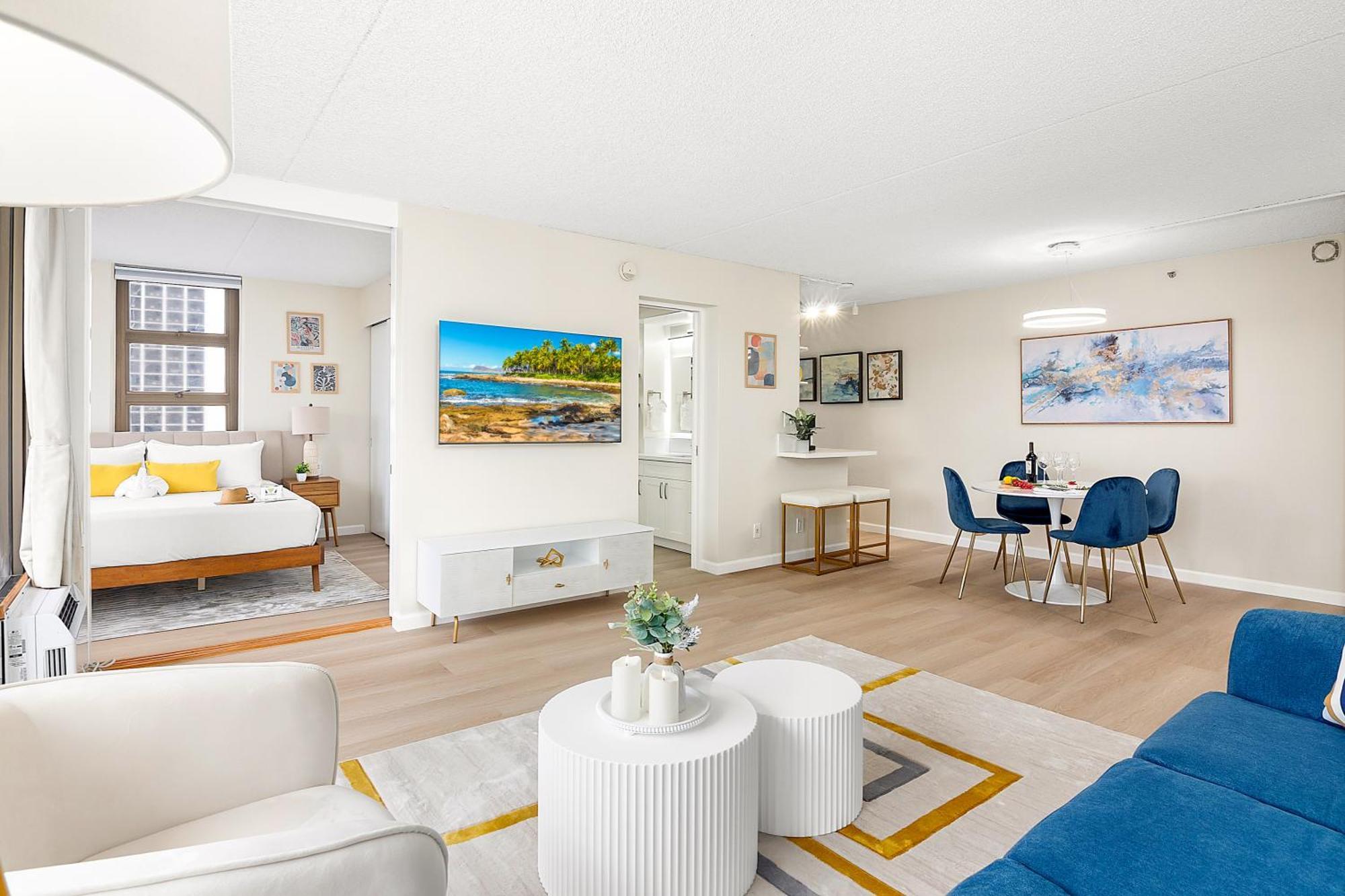 Newly Renovated ,1 Block To Waikiki Beach, Free Parking