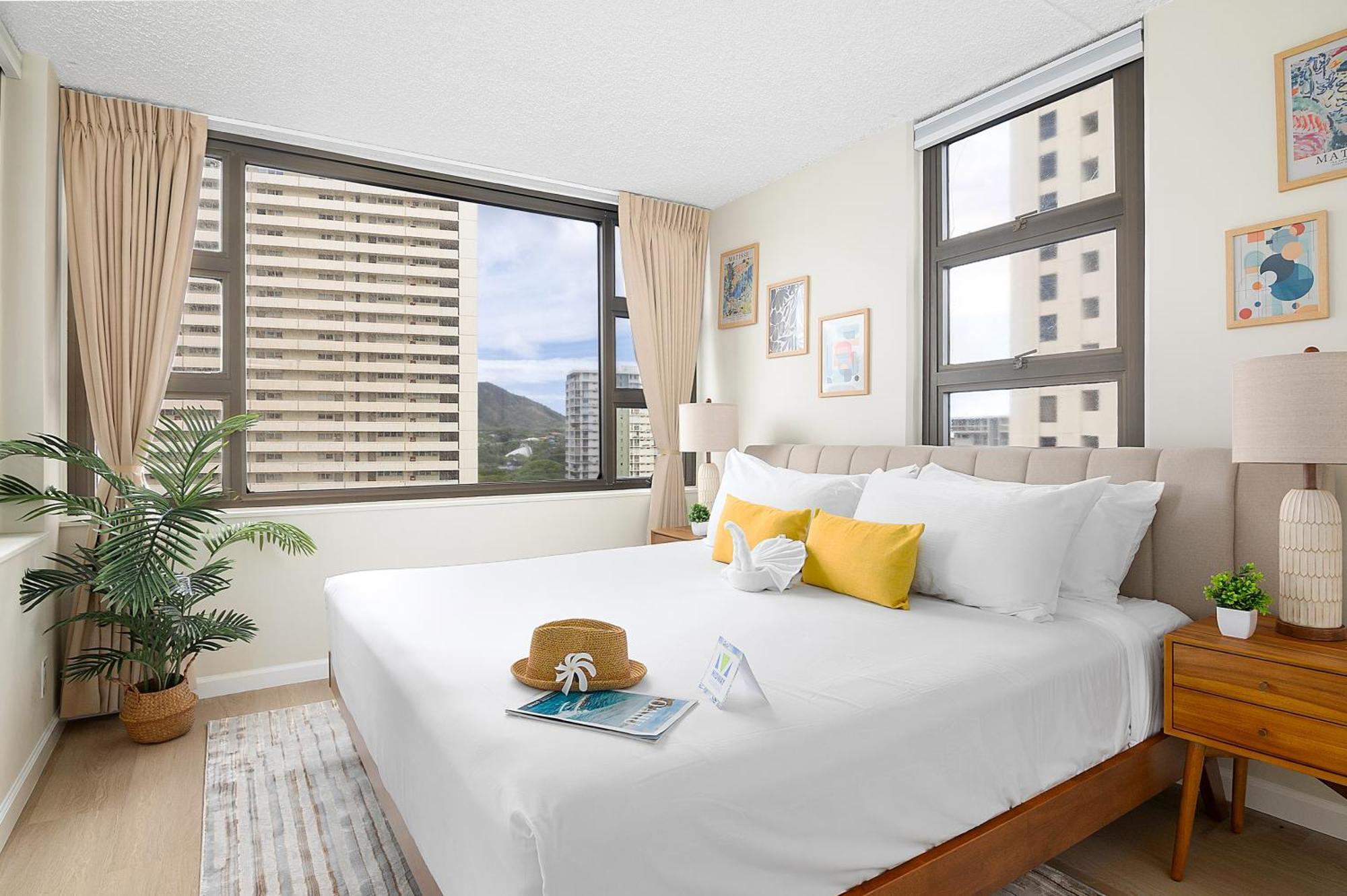 Apartment Newly Renovated ,1 Block To Waikiki Beach, Free Parking Honolulu
