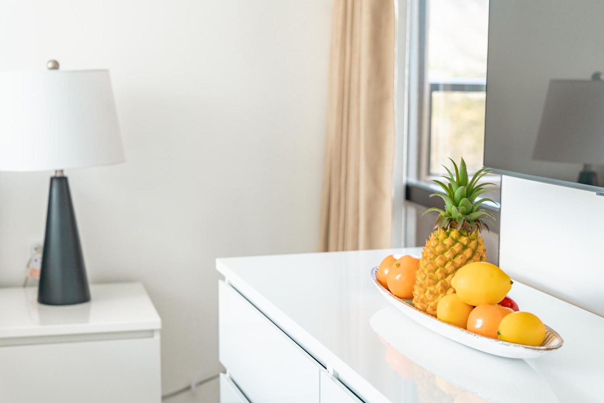 Apartment Newly Renovated 2 Bedroom Condo, 1 Block To Waikiki Beach, Free Parking Honolulu
