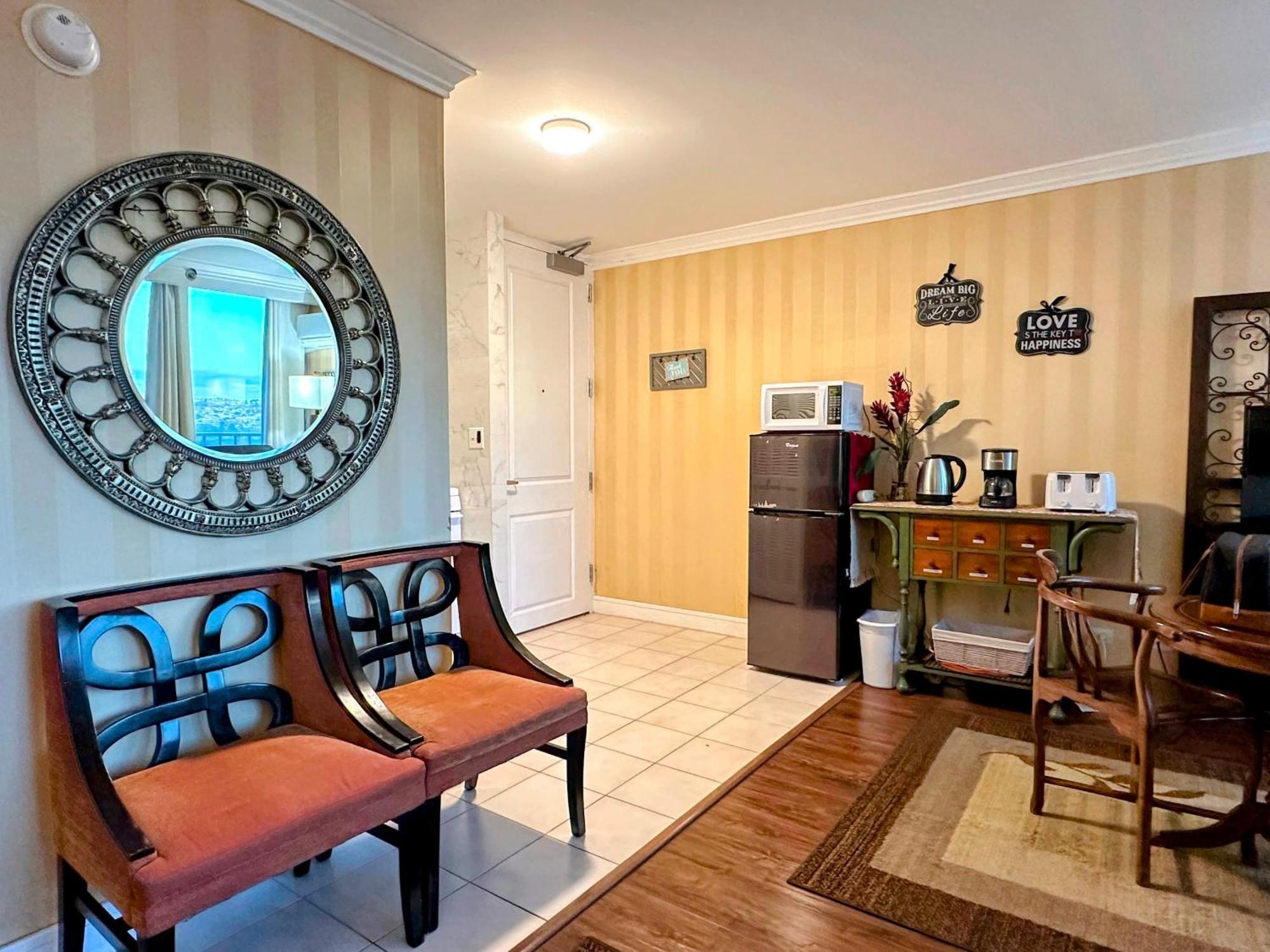 Vacation At Royal Garden Waikiki Apartment *