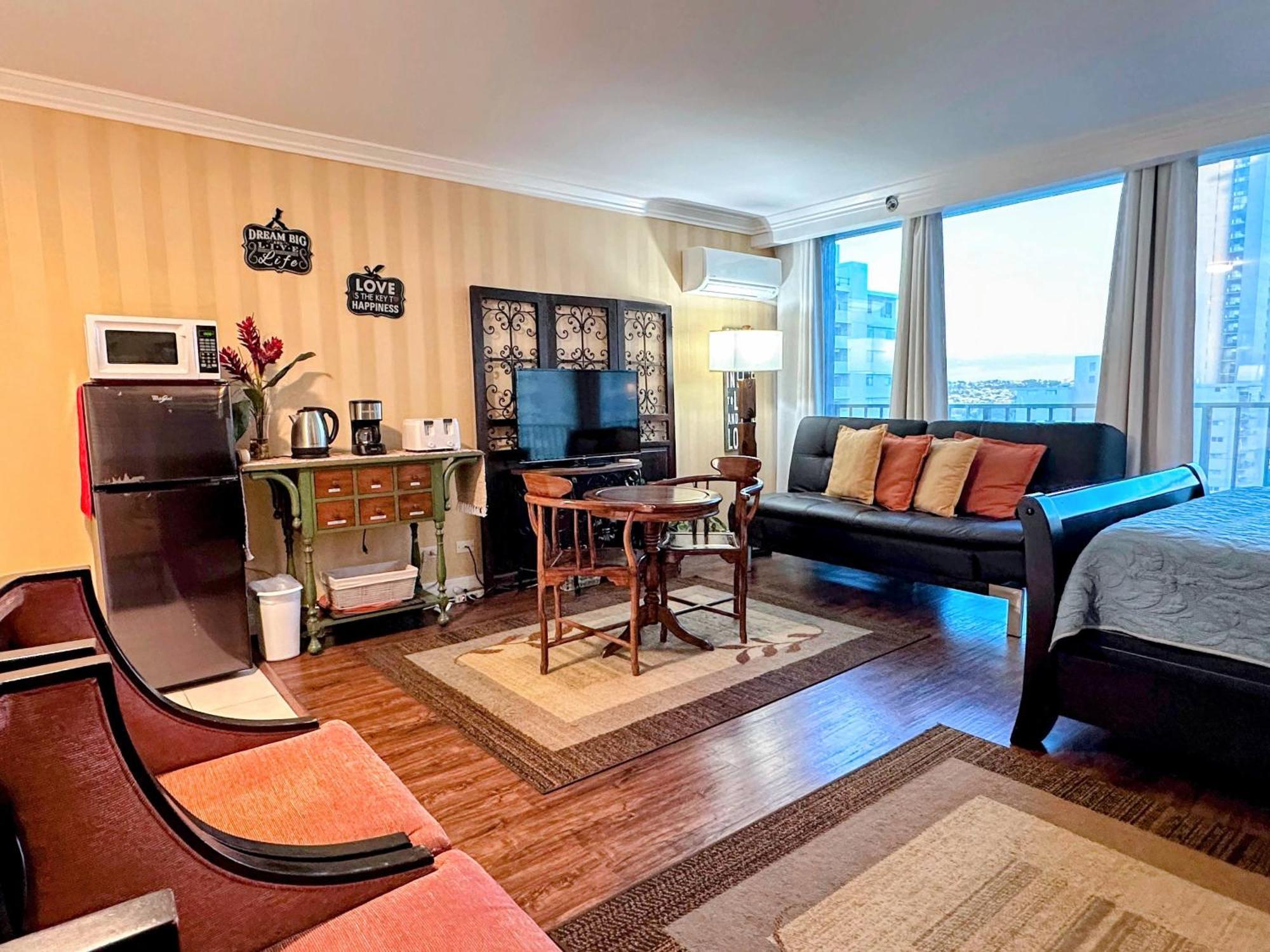 Vacation At Royal Garden Waikiki Apartment