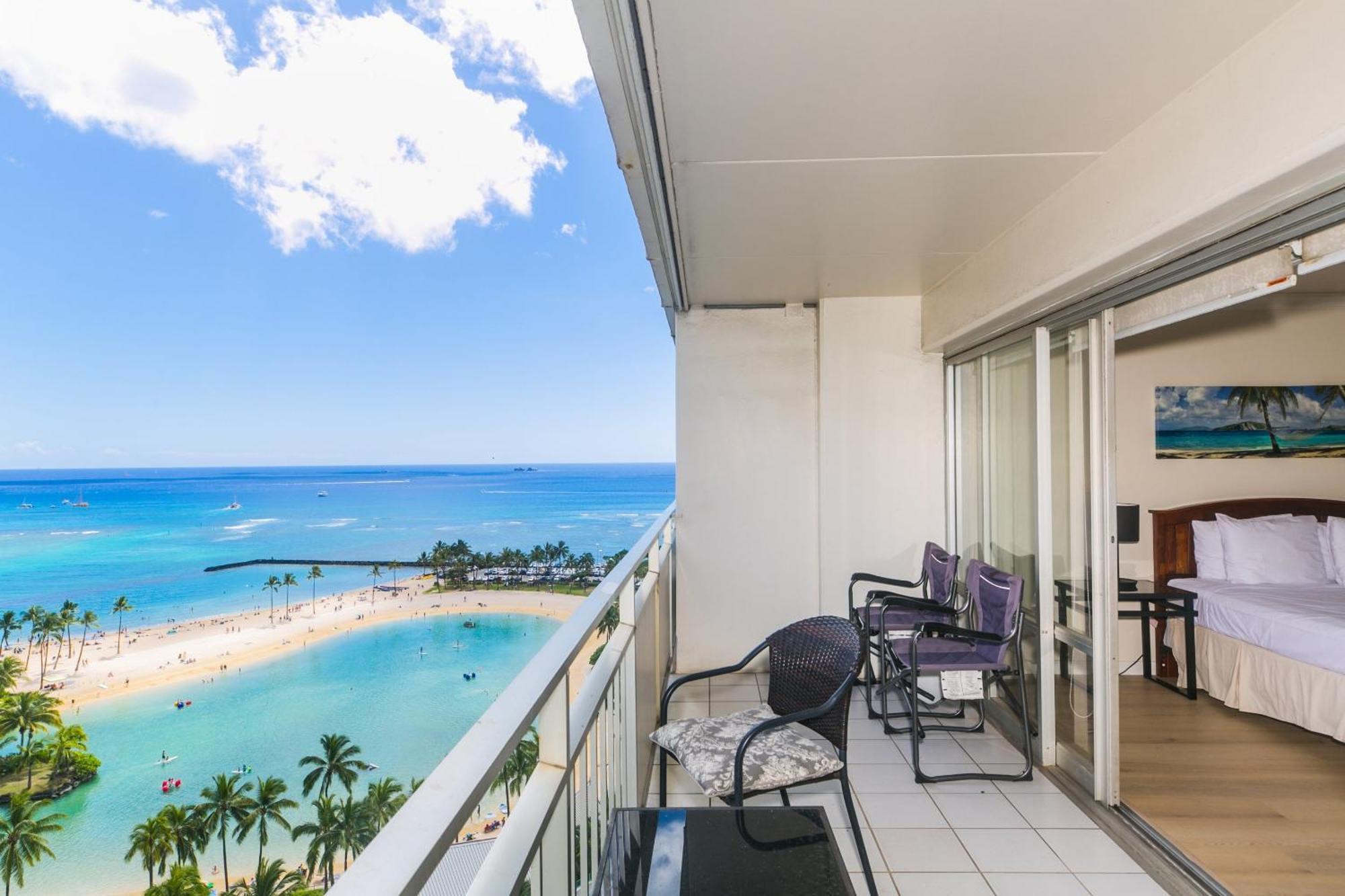 Ilikai Tower One Bedroom Lagoon View Waikiki With Lanai & Free Wifi *
