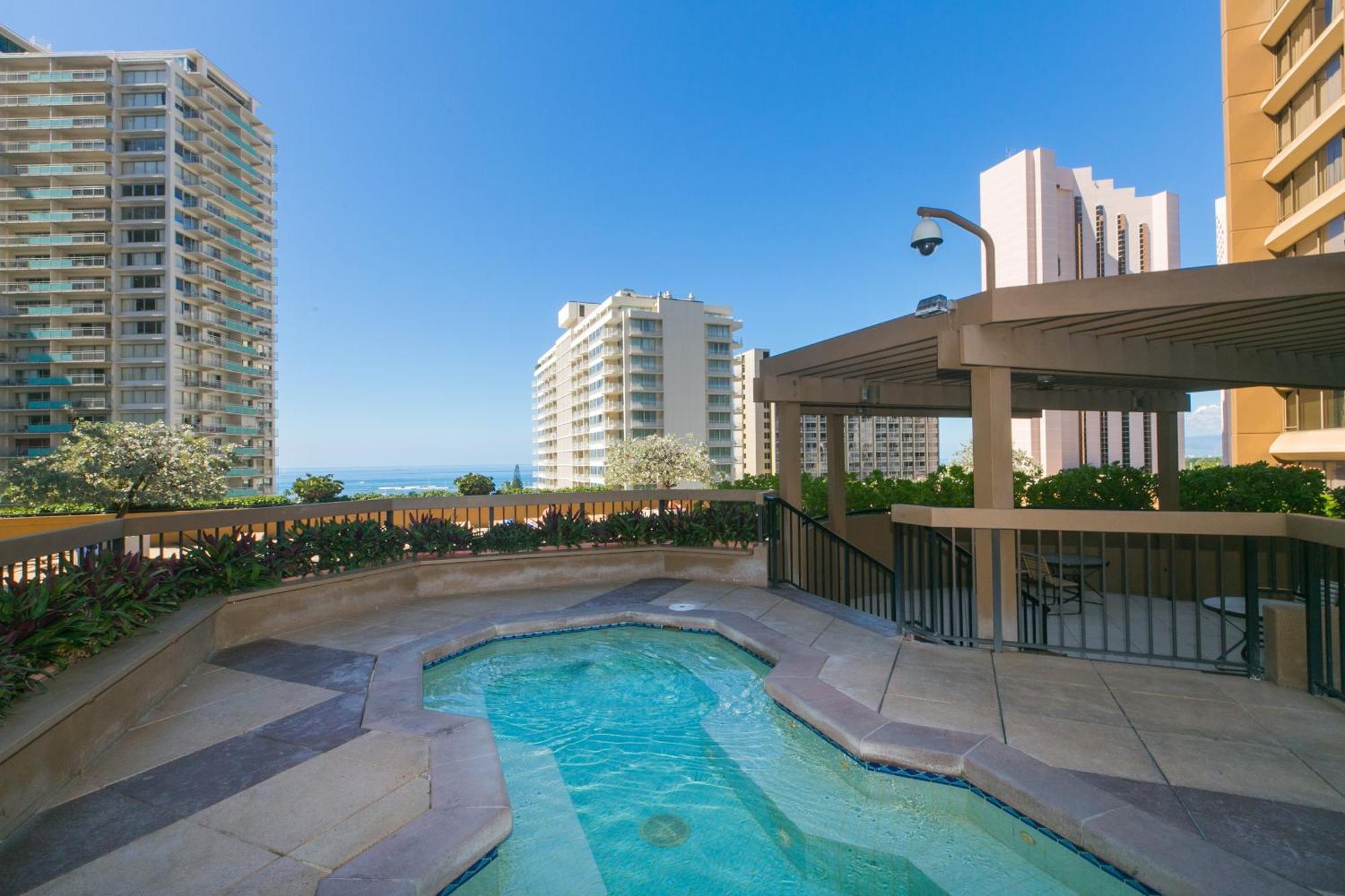 Two Bedroom Discovery Bay High Rise With Lanai & Gorgeous Views Apartment *