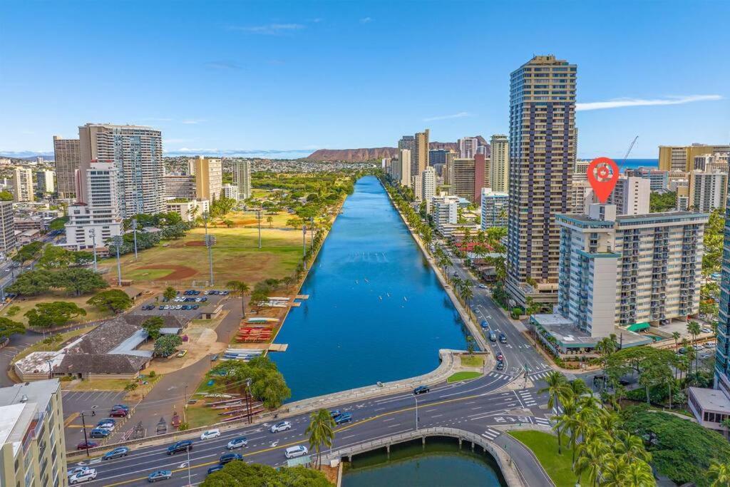Waikiki Ocean Fantasy, Free Parking, Supplies Apartment *
