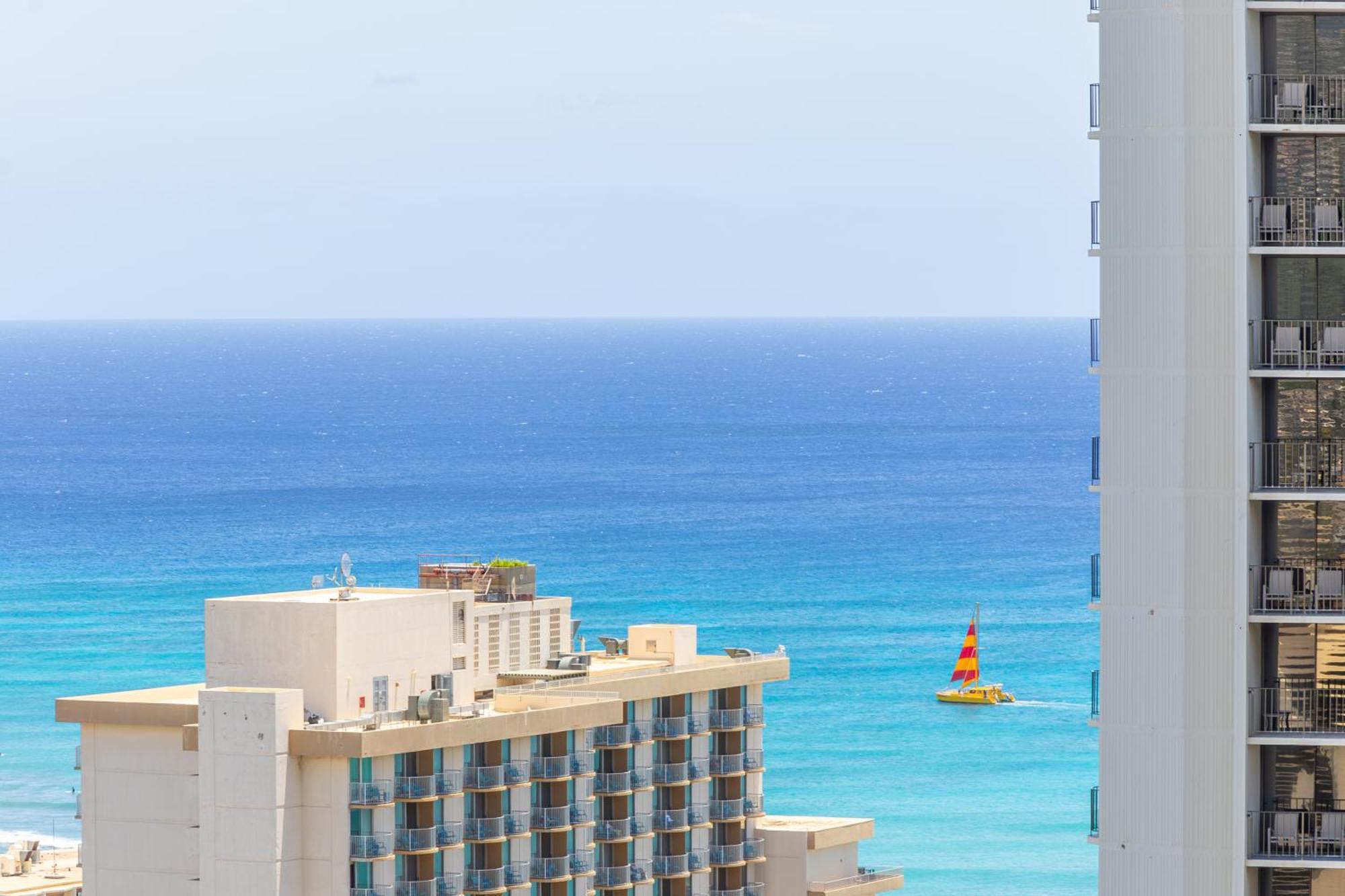 Breathtaking Ocean View 1 Bedroom With Free Parking! Apartment