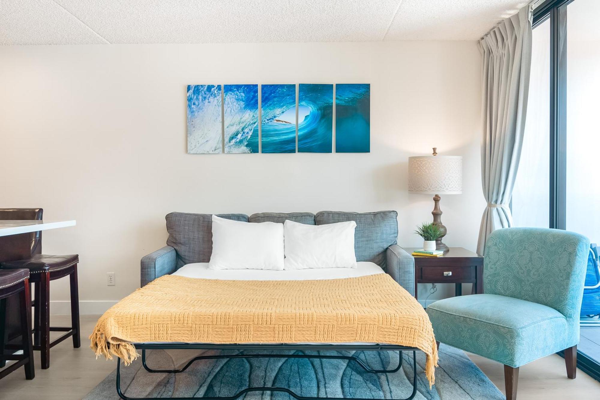 Breathtaking Ocean View 1 Bedroom With Free Parking! Apartment *