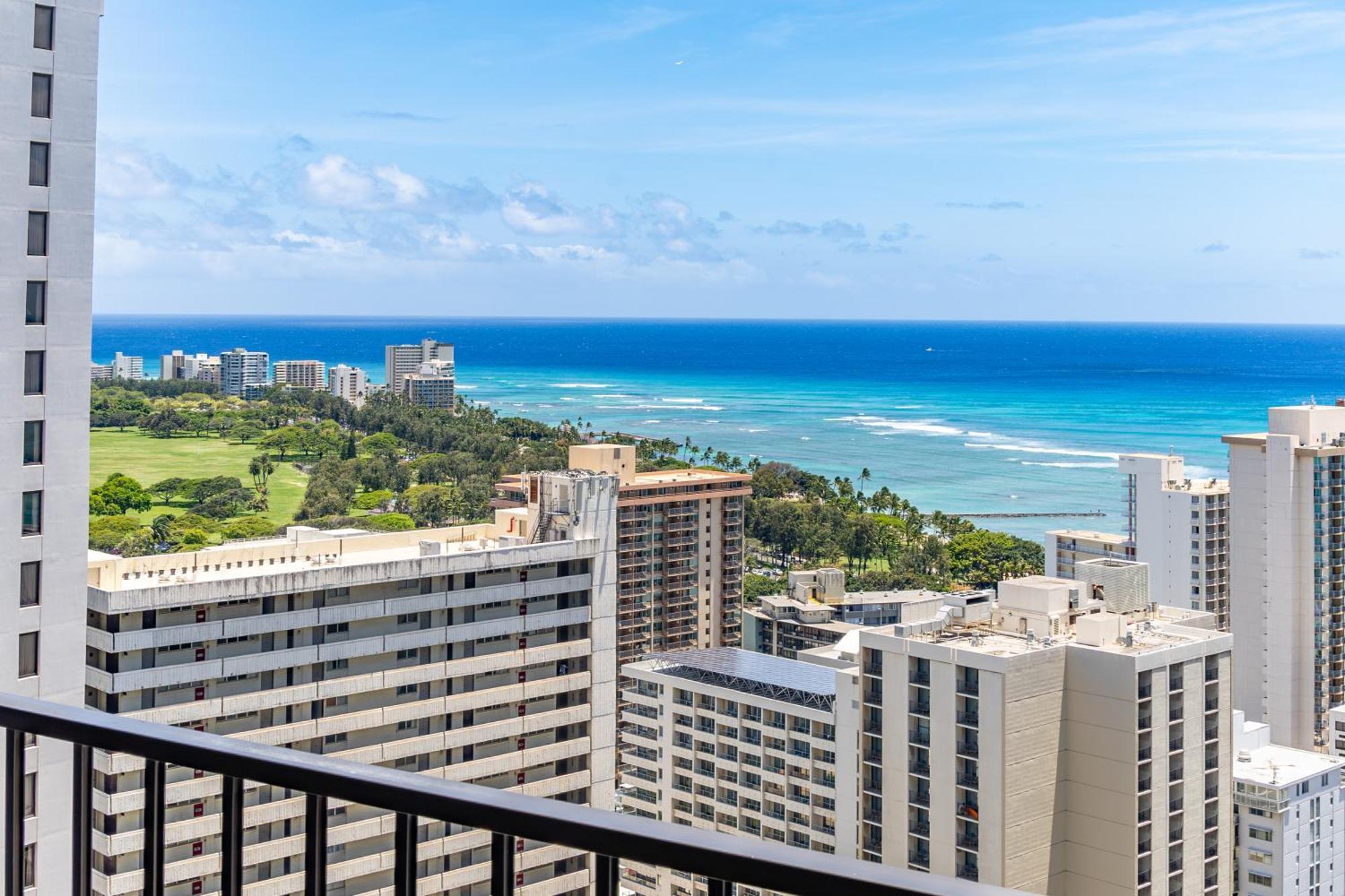 Apartment Breathtaking Ocean View 1 Bedroom With Free Parking! *