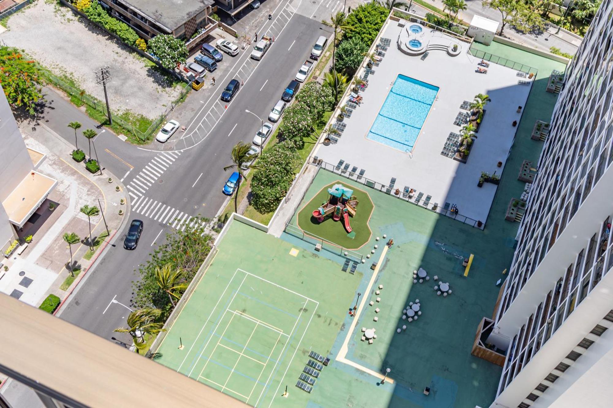 Breathtaking Ocean View 1 Bedroom With Free Parking! *