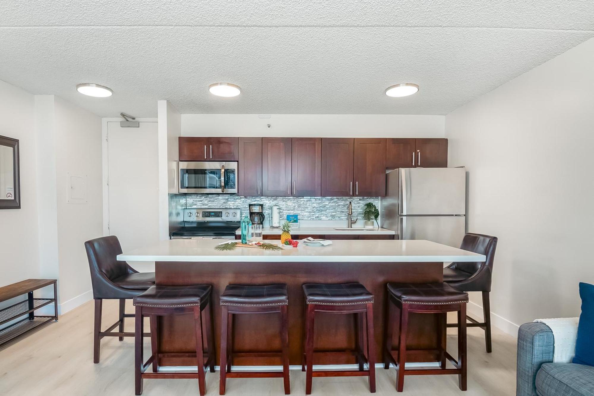 Breathtaking Ocean View 1 Bedroom With Free Parking!