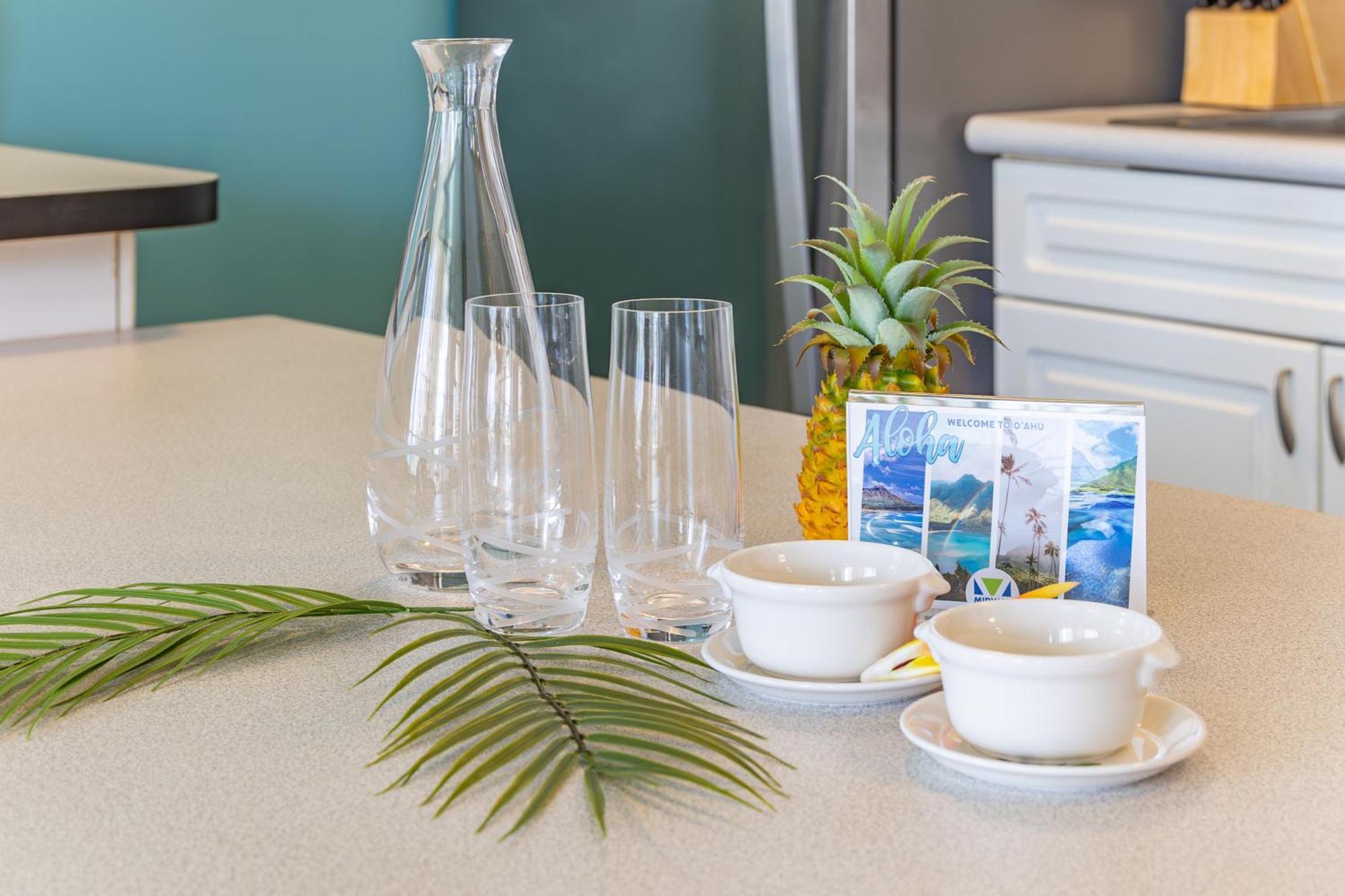 Waikiki Ocean View King Bed & Free Parking Apartment