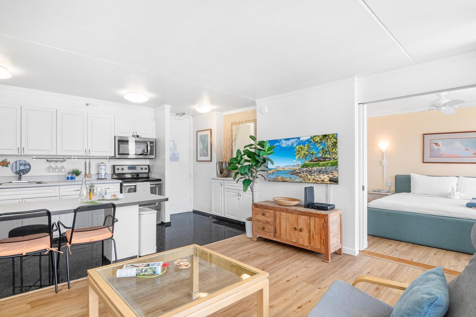 Waikiki Ocean View King Bed & Free Parking * Honolulu