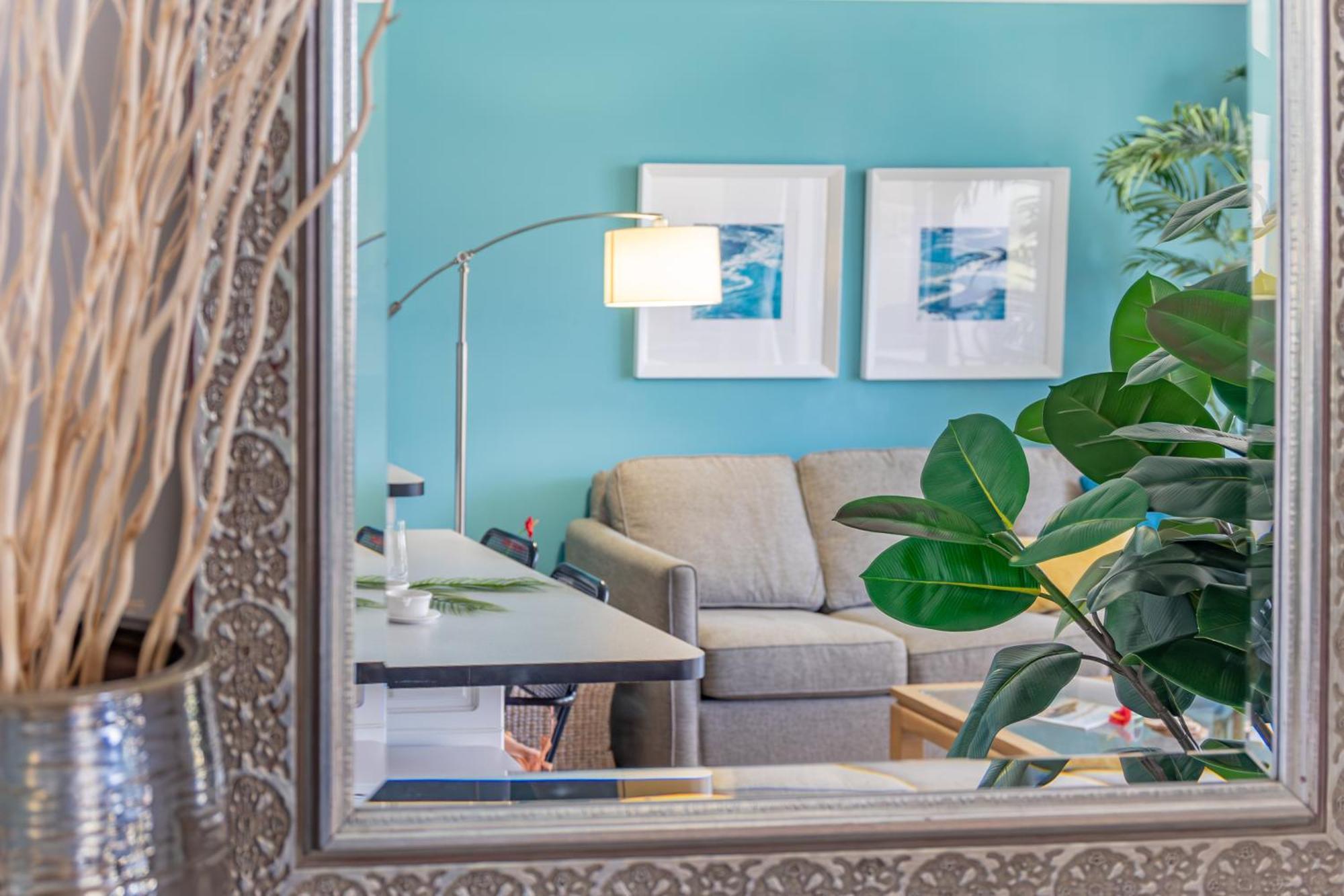 Waikiki Ocean View King Bed & Free Parking