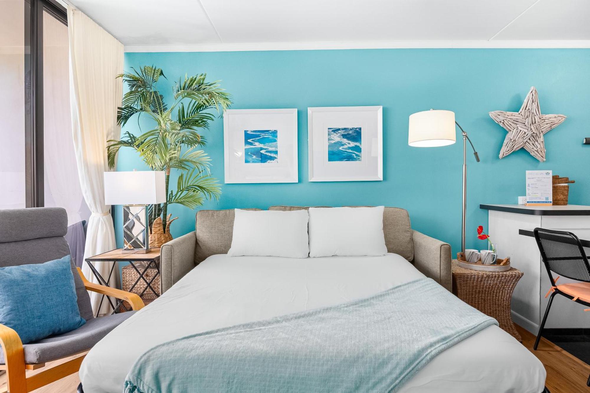 Waikiki Ocean View King Bed & Free Parking Apartment Honolulu