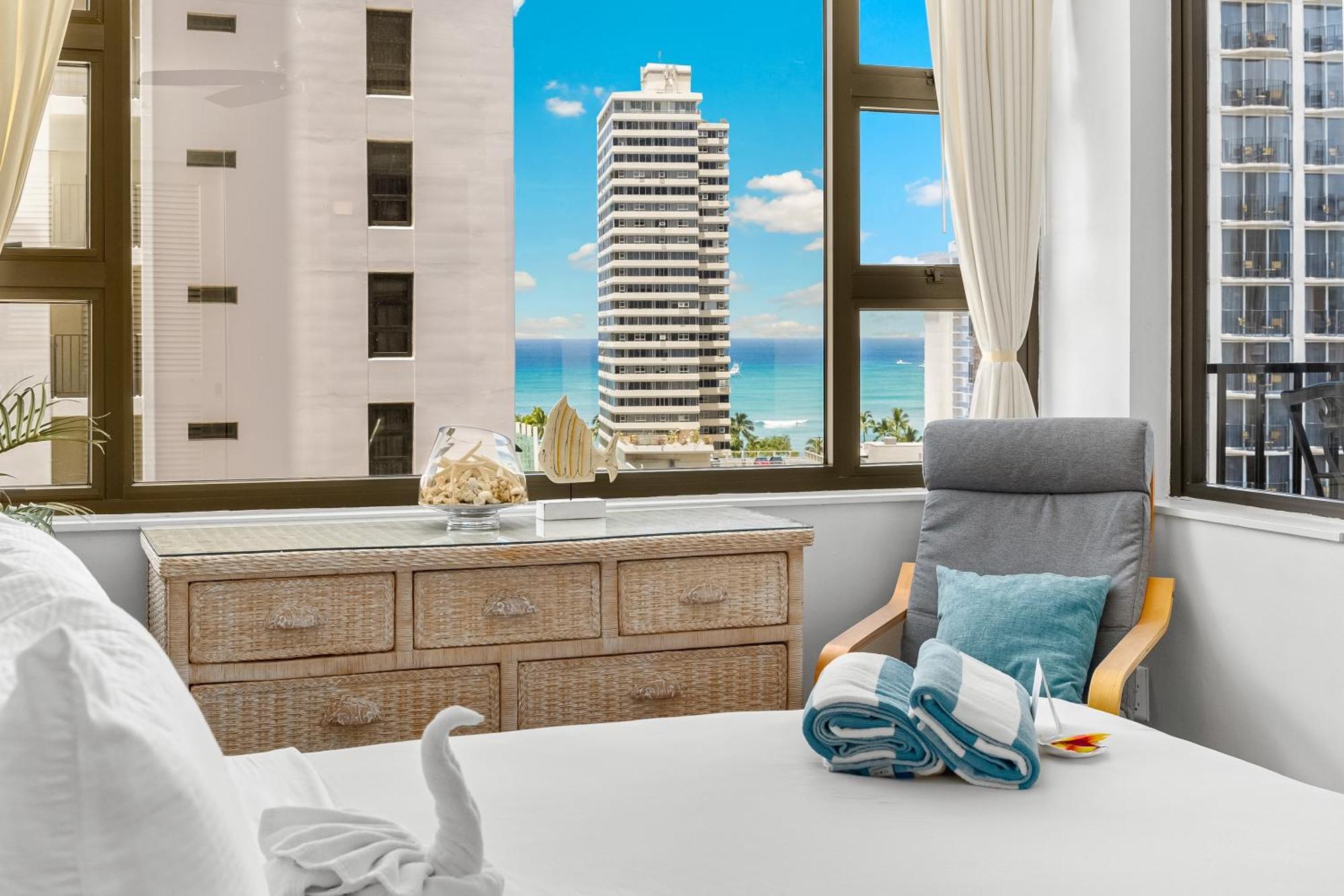 Apartment Waikiki Ocean View King Bed & Free Parking *