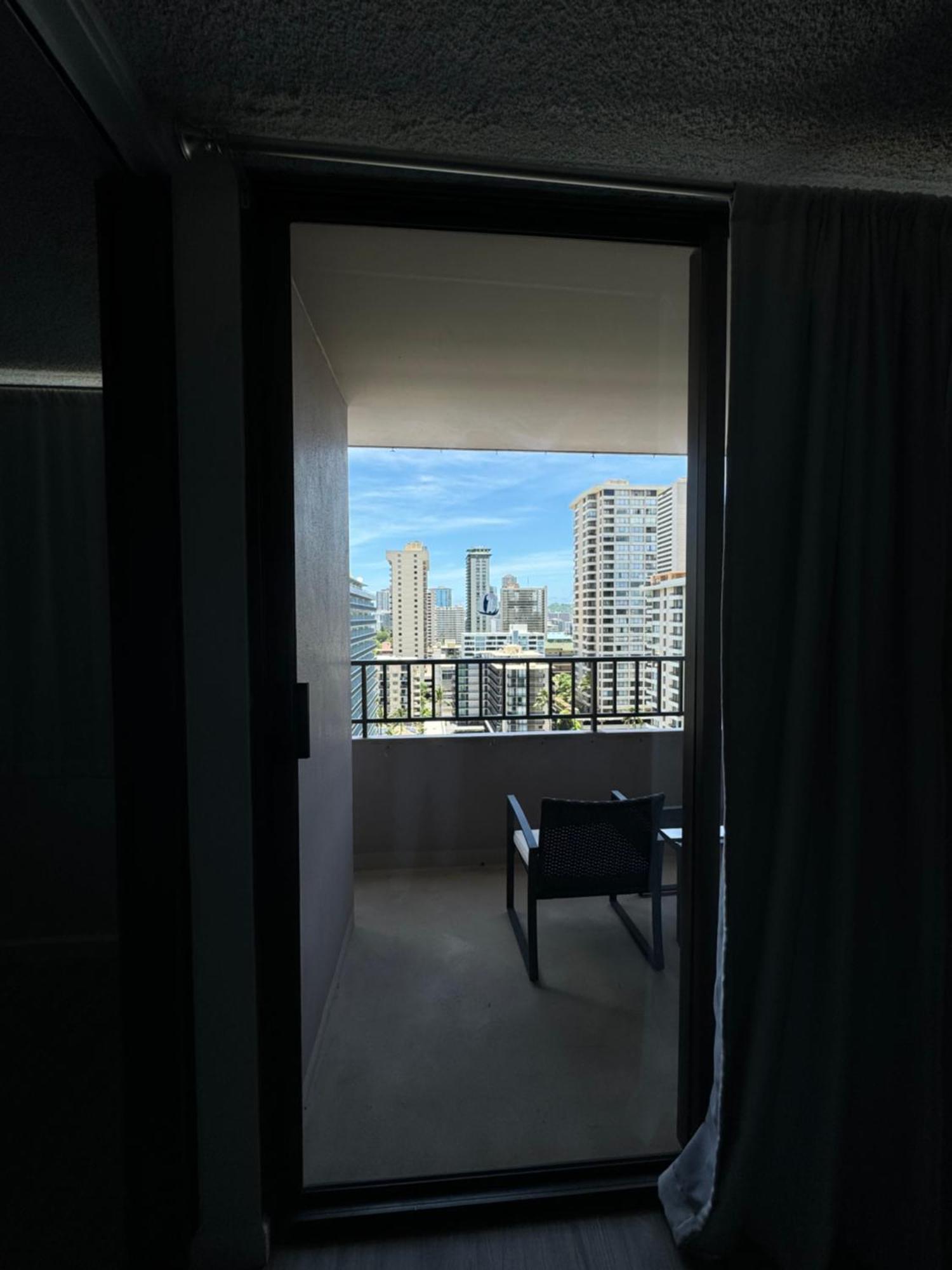 1414- Heart Of Waikiki With Kitchen - Free Parking - View Holiday home