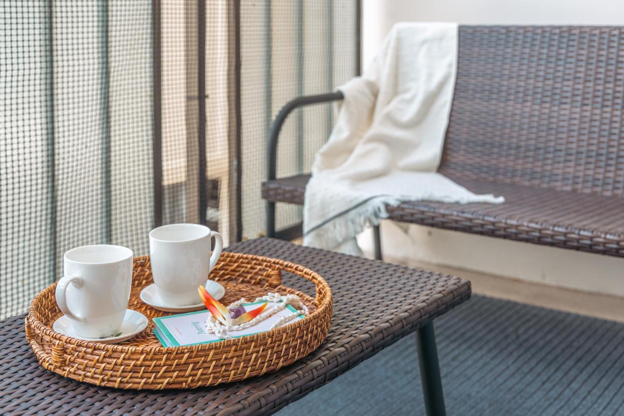 Apartment 2br-2ba Close To Waikiki With Free Parking!