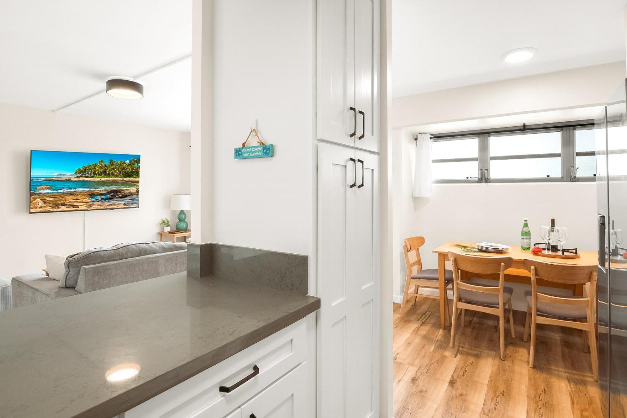 Apartment 2br-2ba Close To Waikiki With Free Parking! *