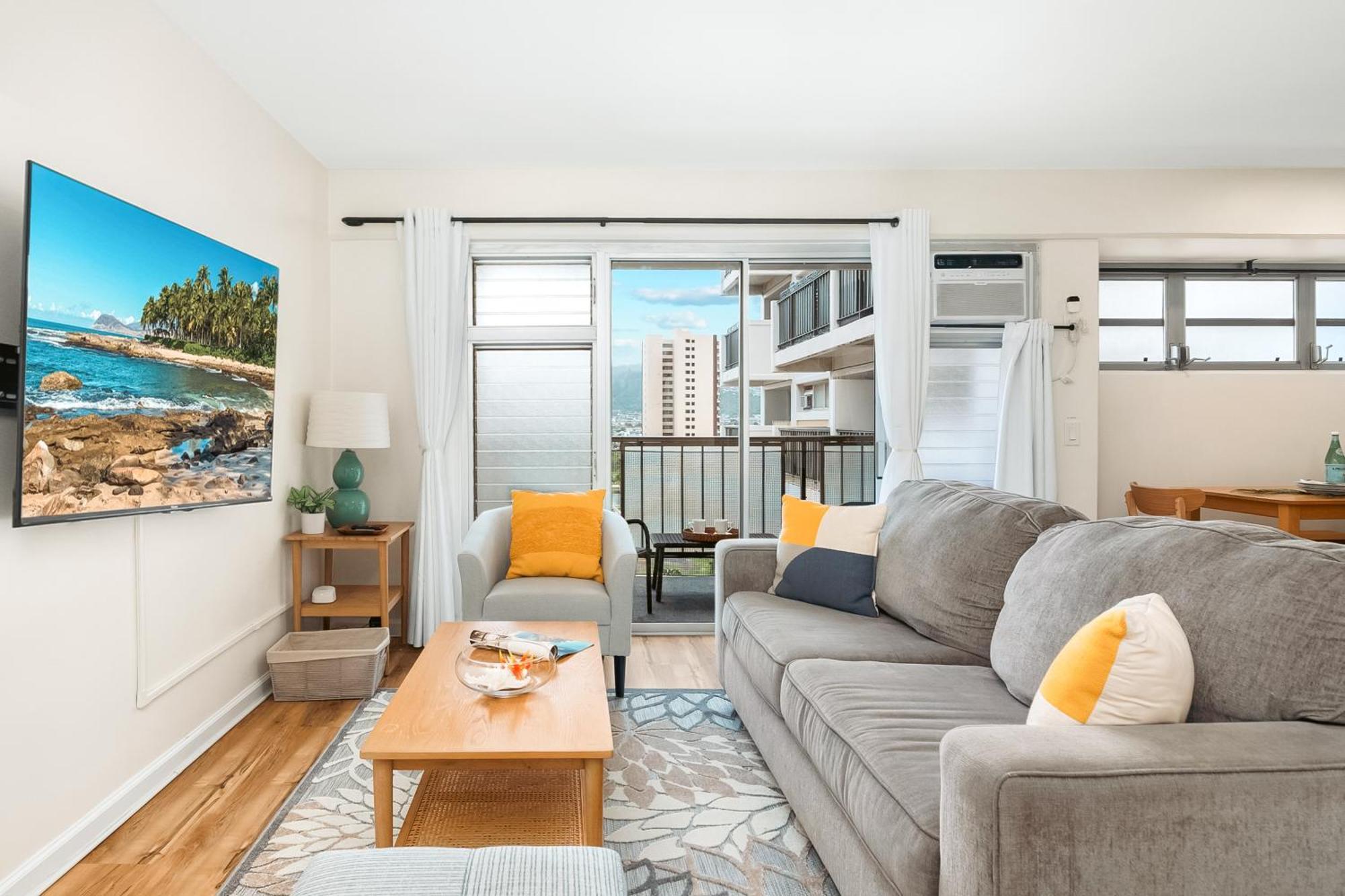 Apartment 2br-2ba Close To Waikiki With Free Parking! *
