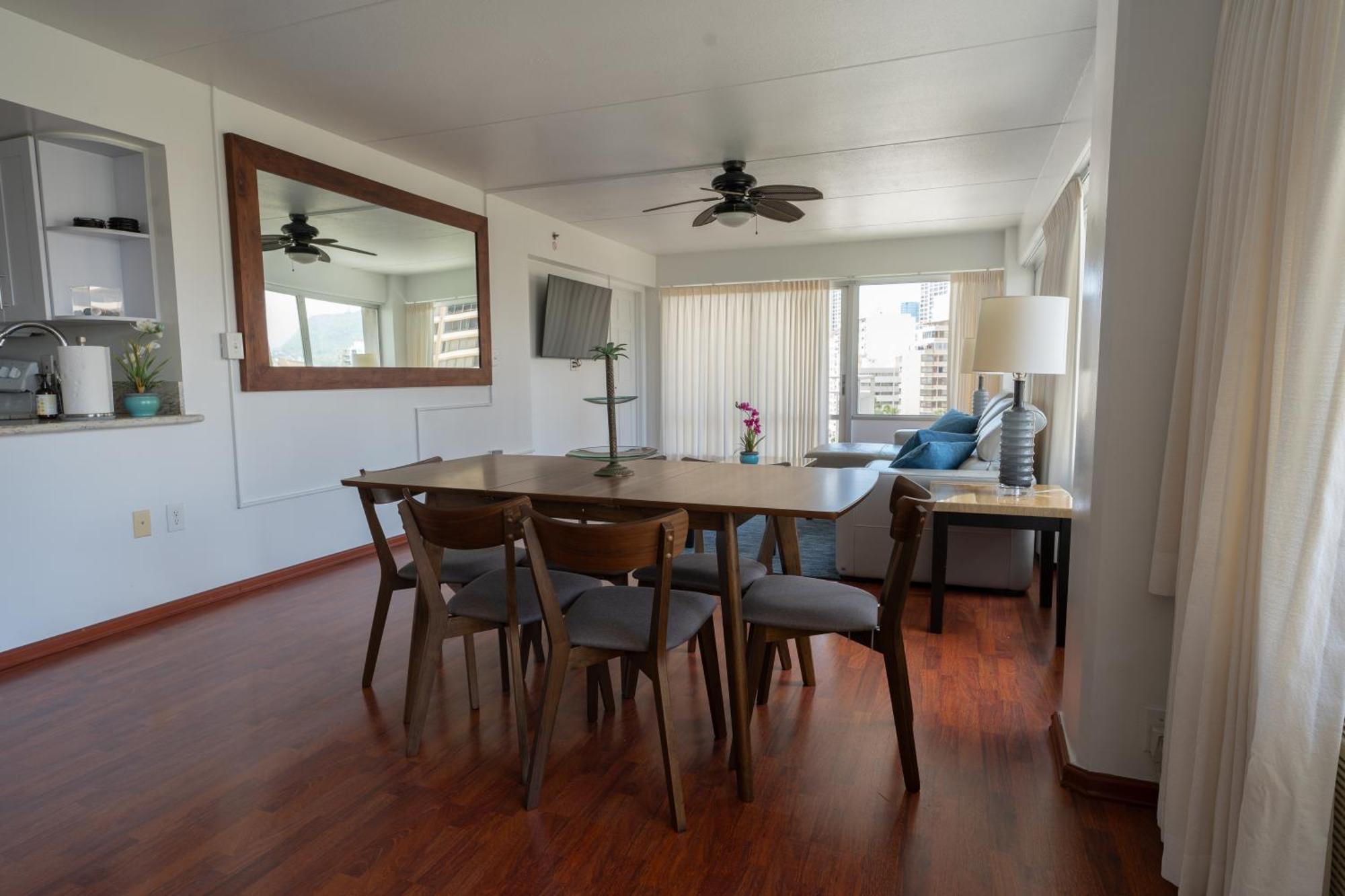 Romanna's Oahu Getaway With Heated Pool & Views Apartment