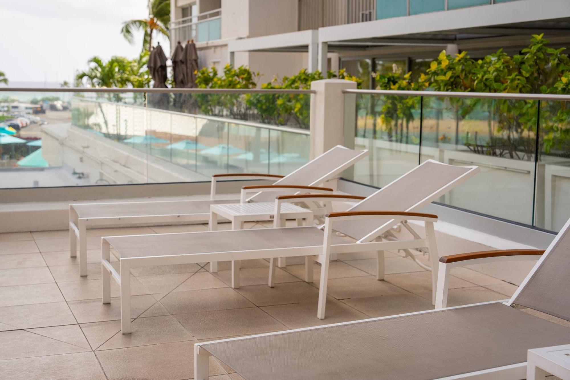 Romanna's Oahu Getaway With Heated Pool & Views *
